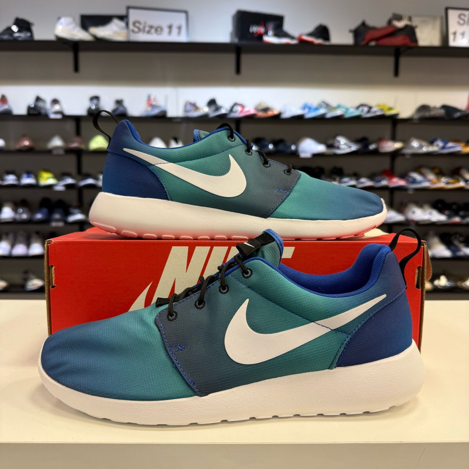 NEW NIKE ROSHE RUN PRINT GAME ROYAL/WHITE