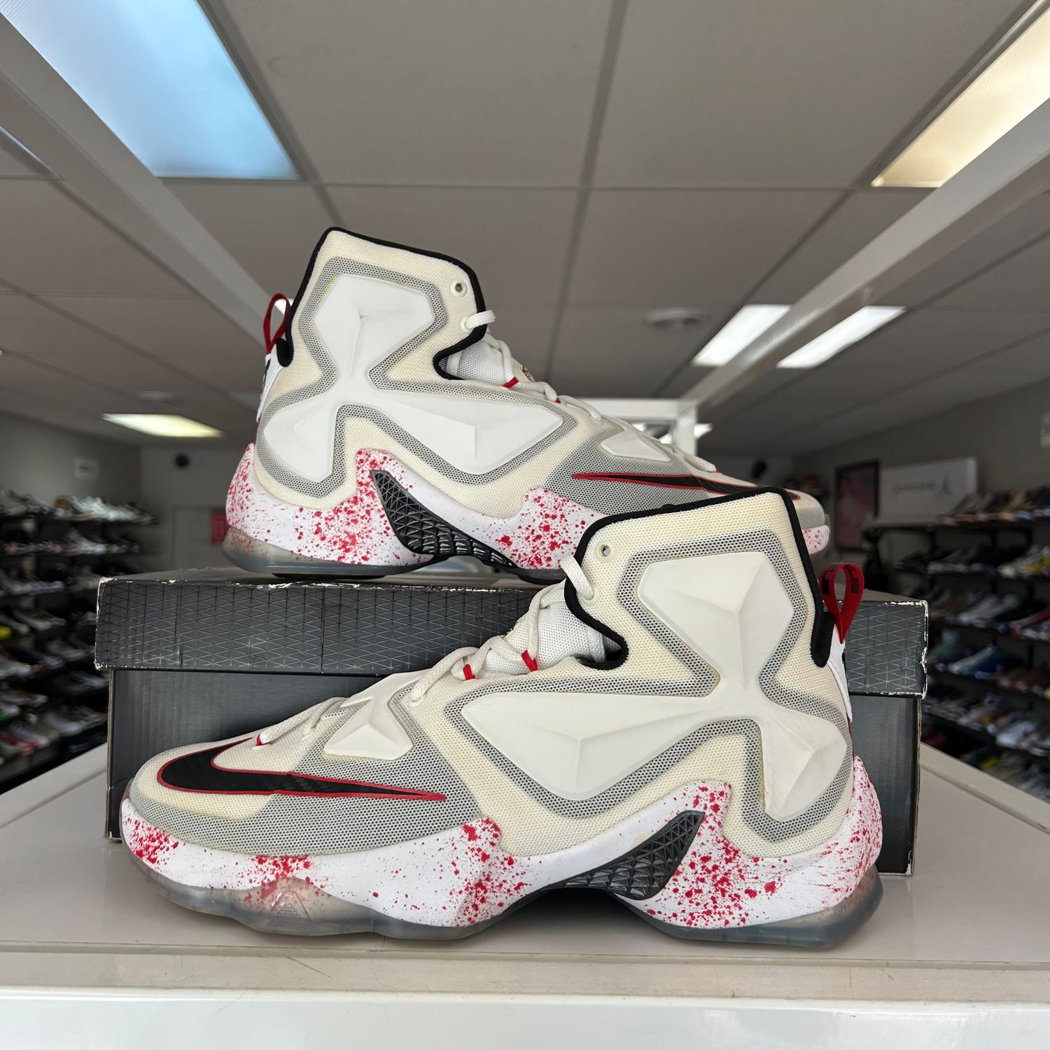 PO NIKE LEBRON 13 FRIDAY THE 13TH SIZE 11