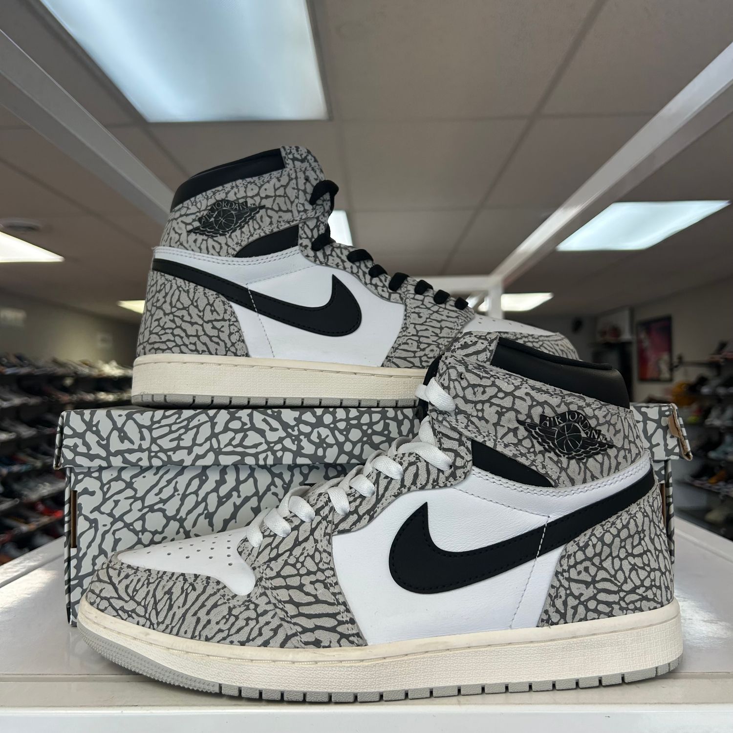 PO AIR JORDAN 1 RETRO HIGH OG WHITE CEMENT SIZE 11