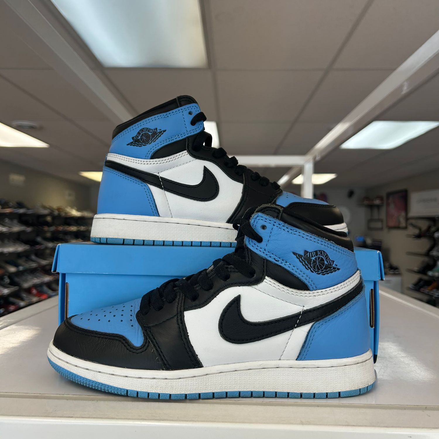 PO AIR JORDAN 1 UNC TOE SIZE 4.5Y