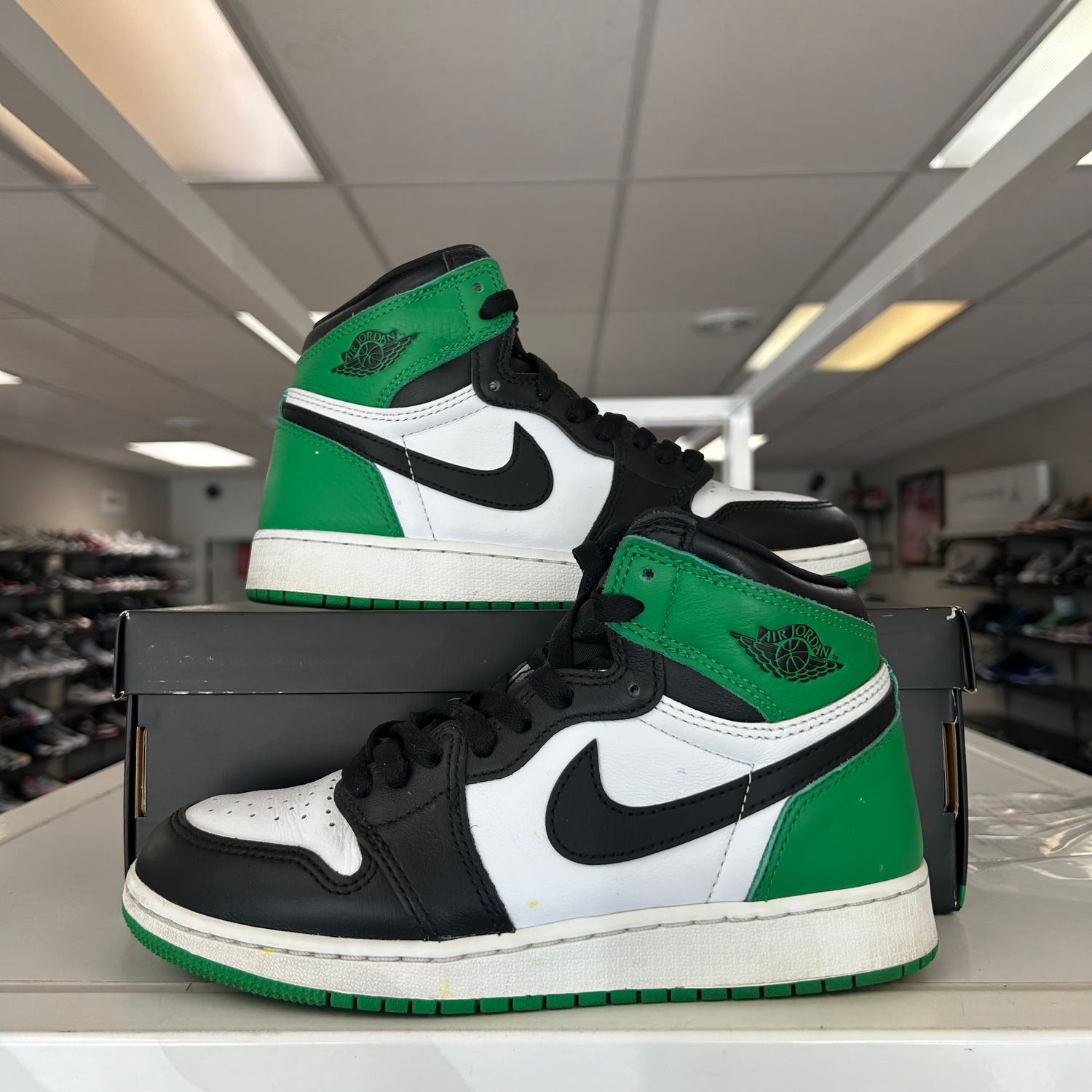 PO AIR JORDAN 1 LUCKY GREEN SX SIZE 5Y