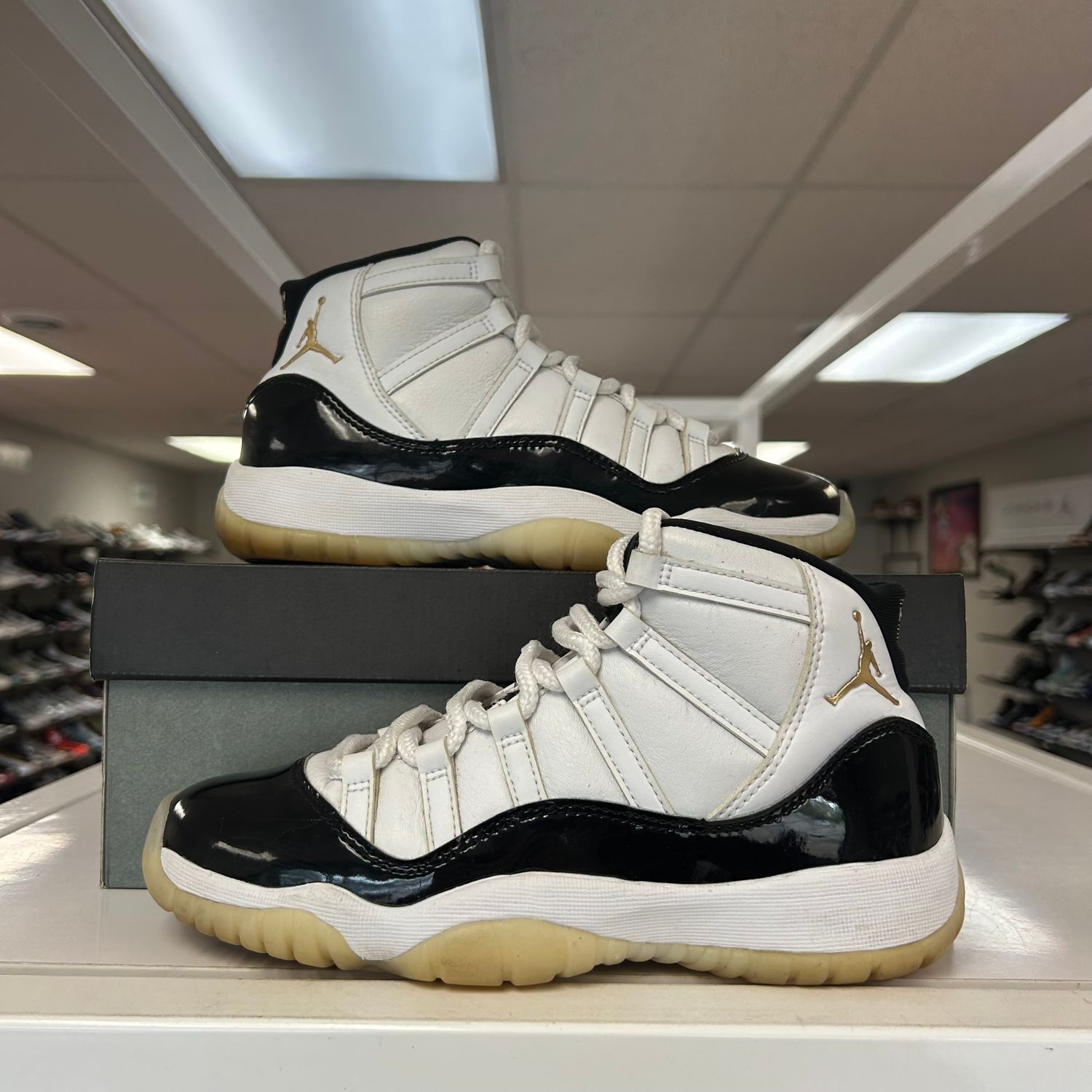 PO2 AIR JORDAN 11 GRATITUDE DMP SIZE 5Y