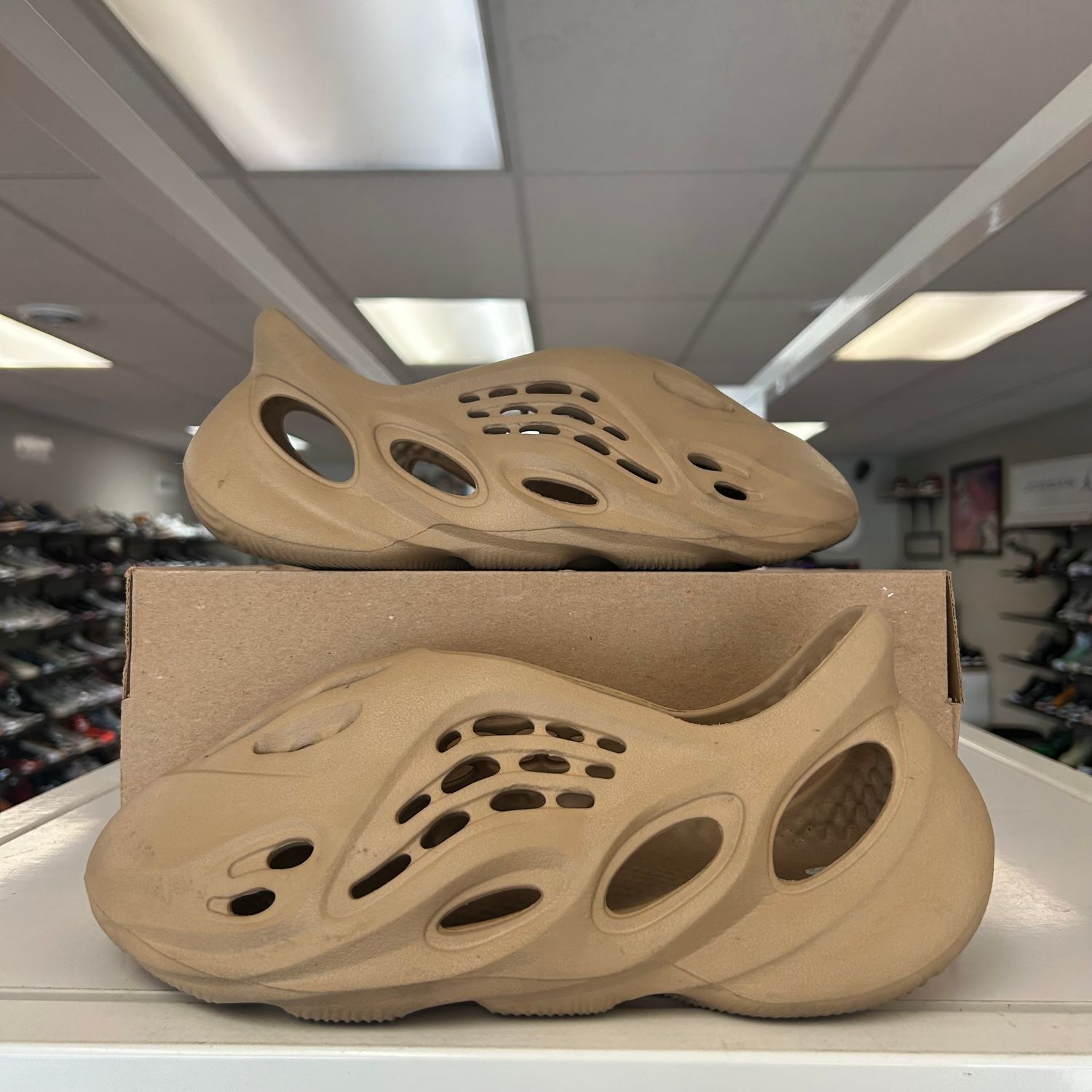 PO ADIDAS YEEZY FOAM RUNNER OCHRE SIZE 8