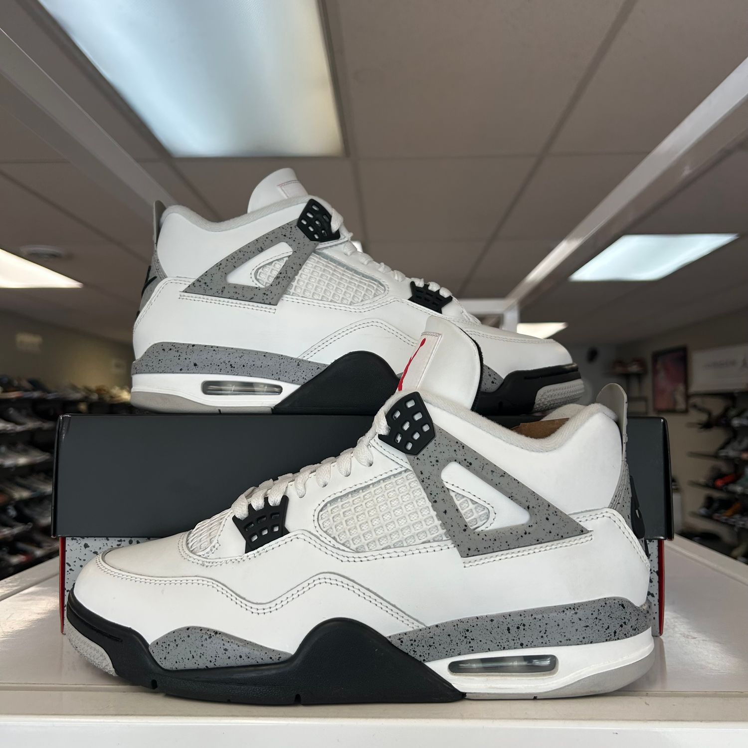 PO2 AIR JORDAN 4 WHITE CEMENT (2025) SIZE 10