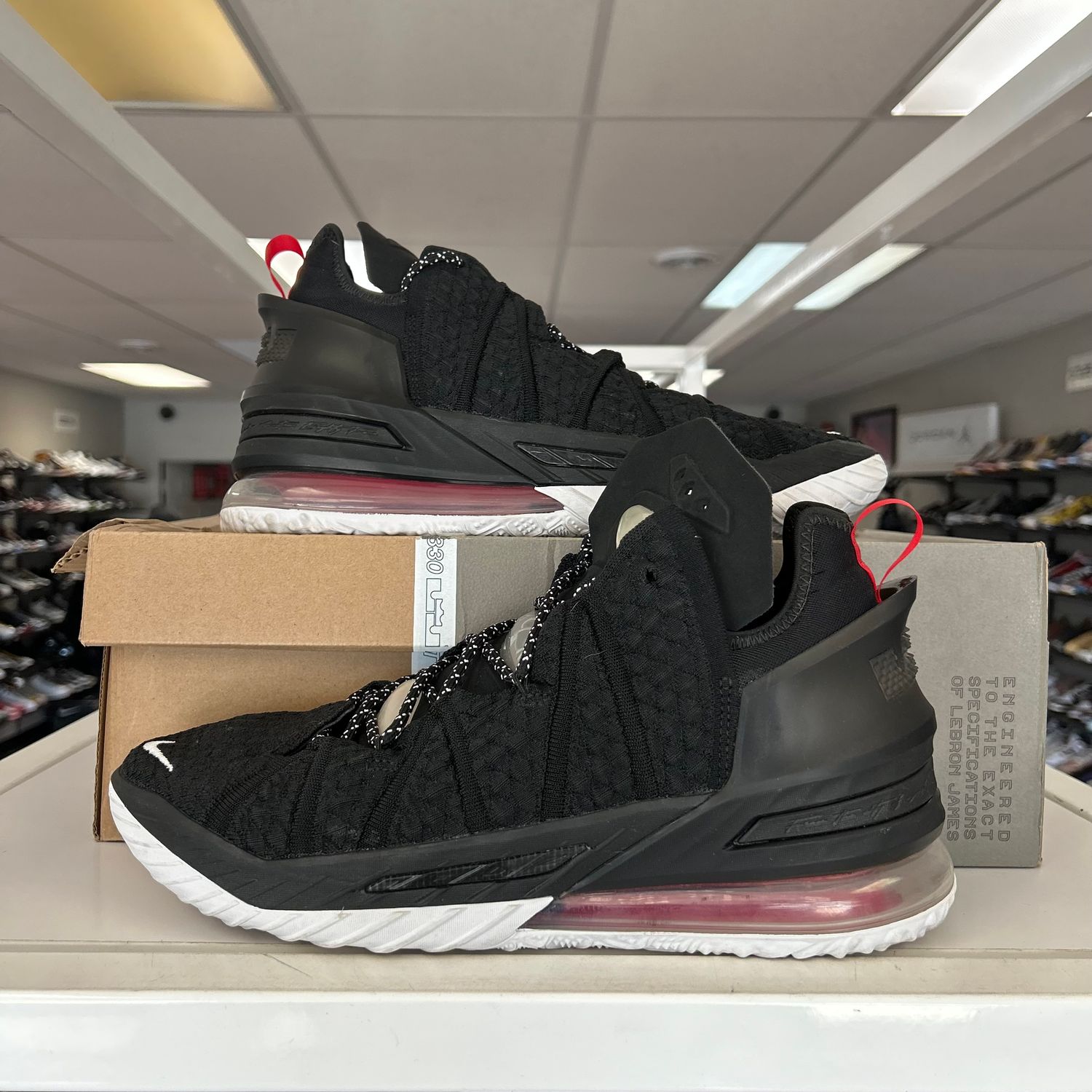 PO NIKE LEBRON 18 BRED SIZE 10.5