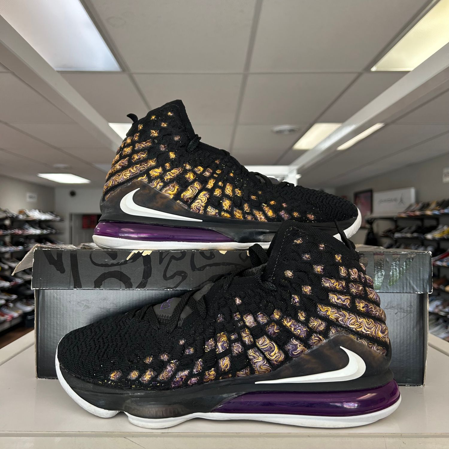 PO NIKE LEBRON 17 LAKERS SIZE 10.5