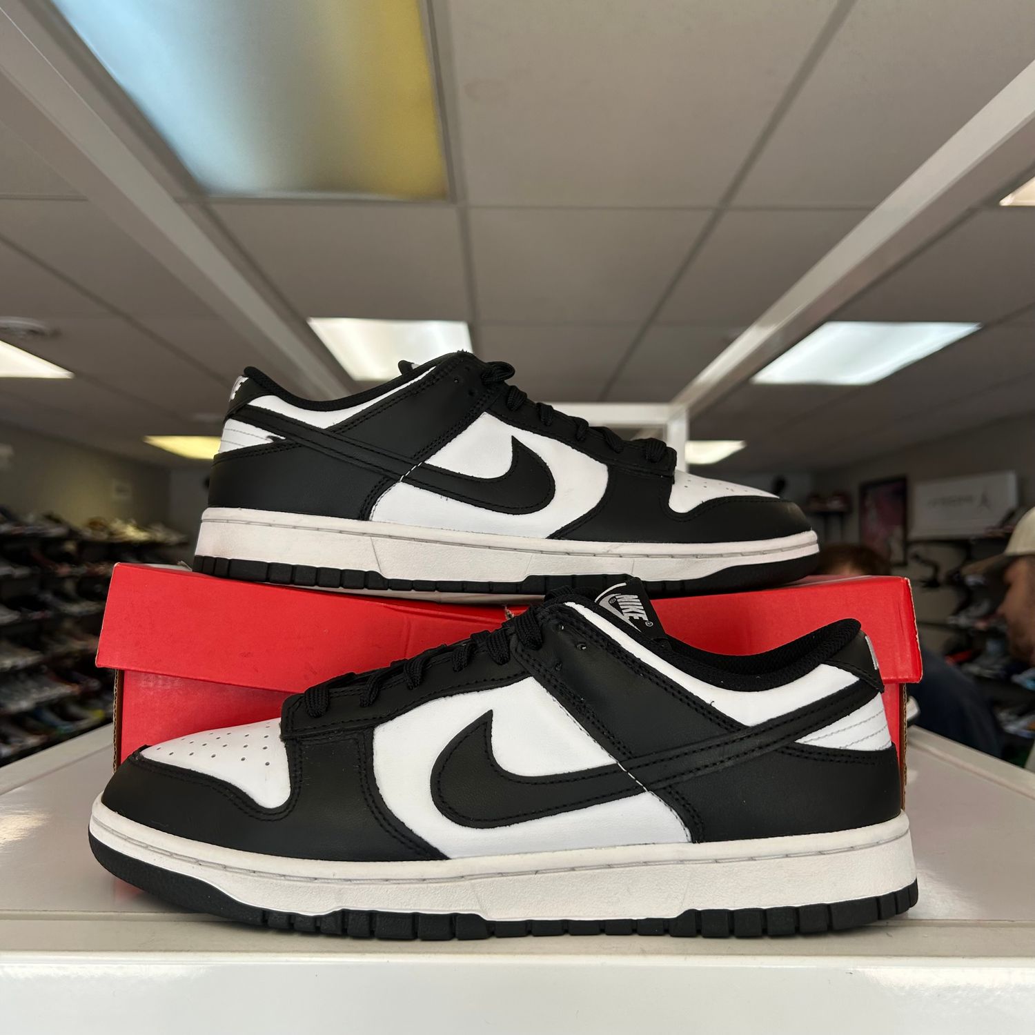 PO NIKE DUNK LOW PANDA SIZE 11.5W / 10M