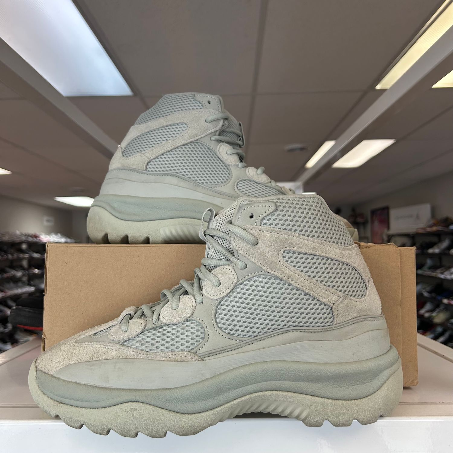 PO ADIDAS YEEZY DESERT BOOT SALT (Sx) SIZE 10.5