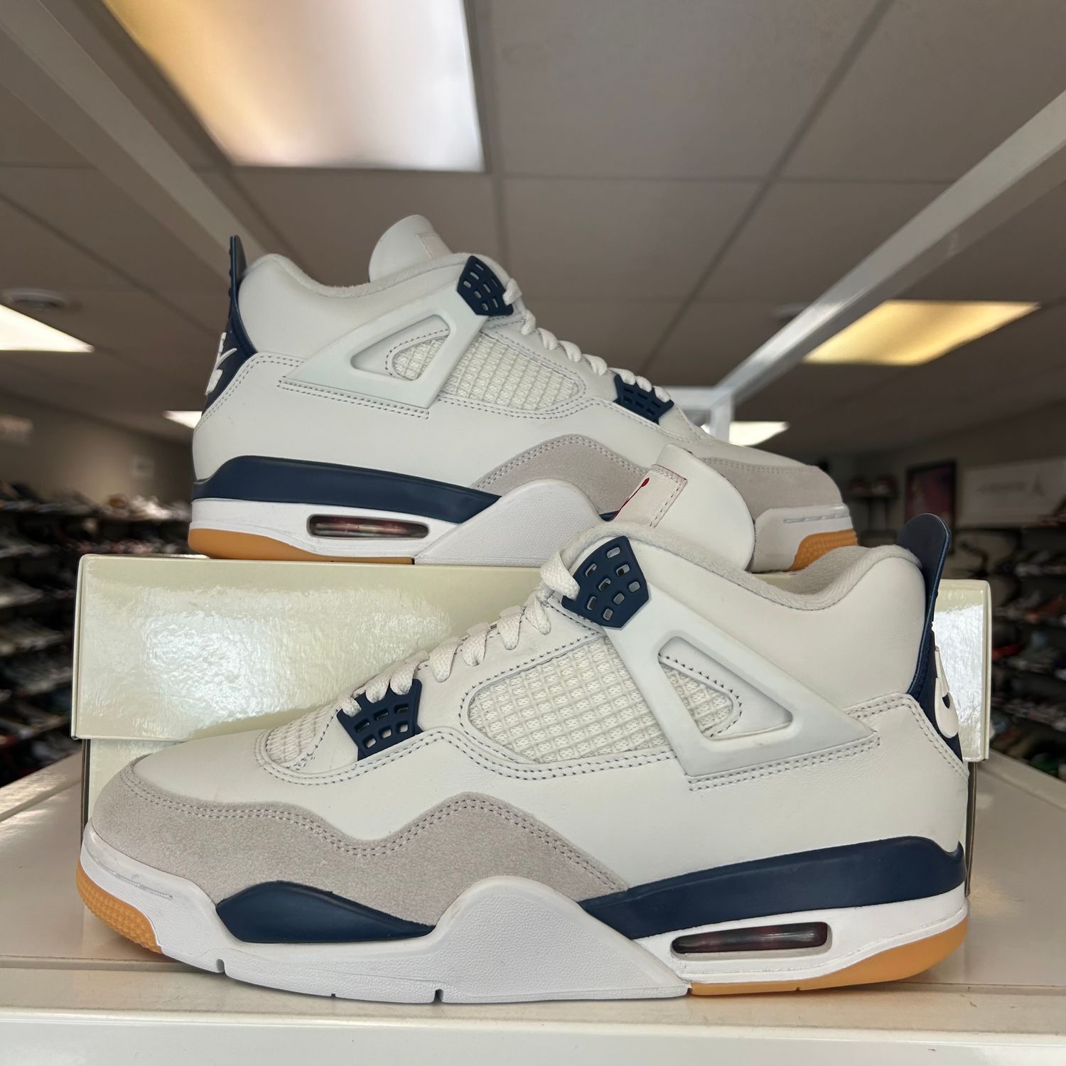 PO AIR JORDAN 4 RETRO SB NAVY SIZE 10.5