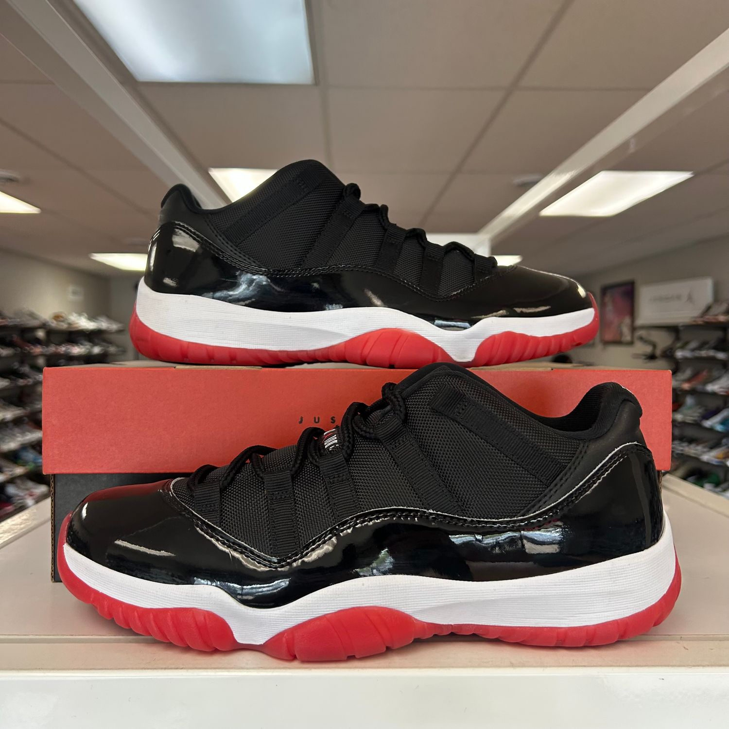 PO2 AIR JORDAN 11 RETRO LOW BRED (2025) SIZE 11