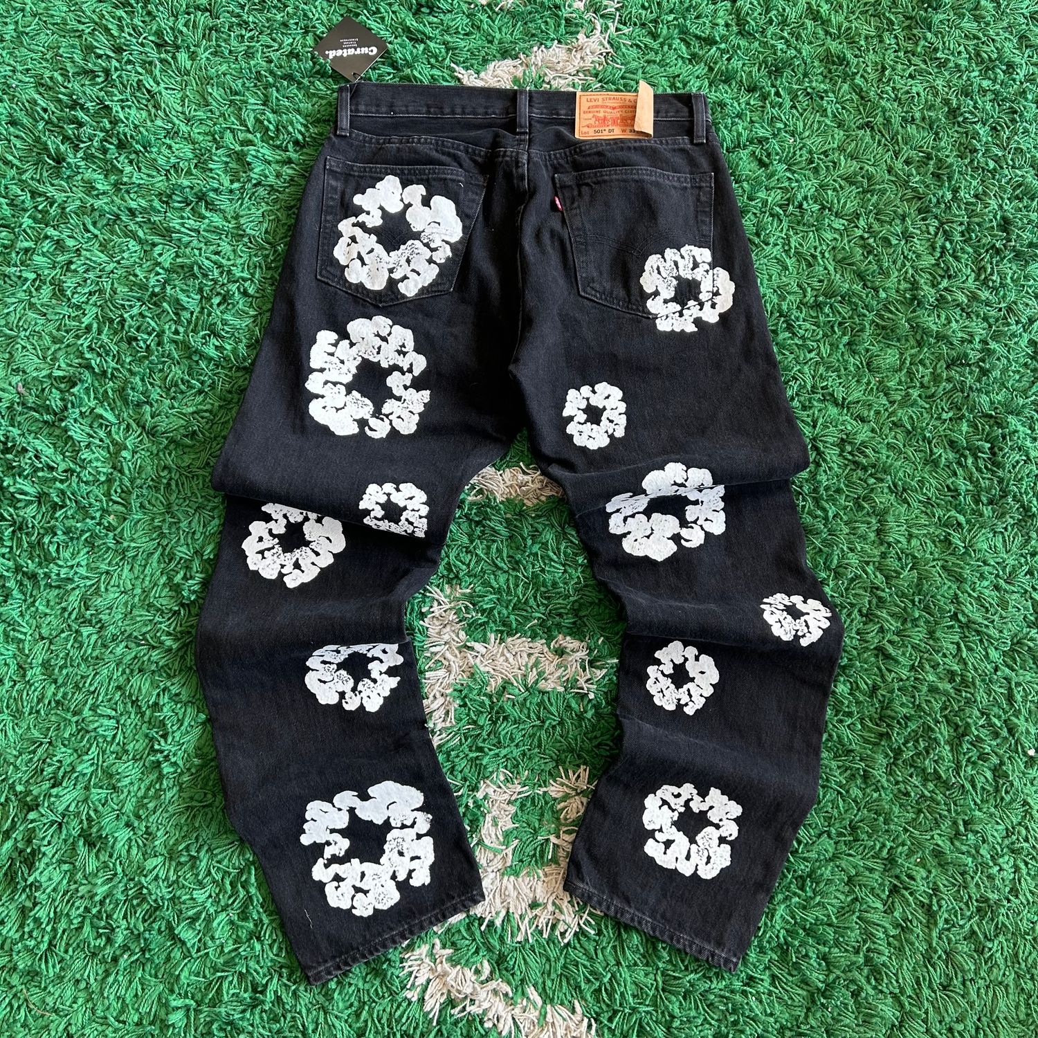 PO2 DENIM TEARS X LEVIS COTTON WREATH JEAN SIZE 33X32