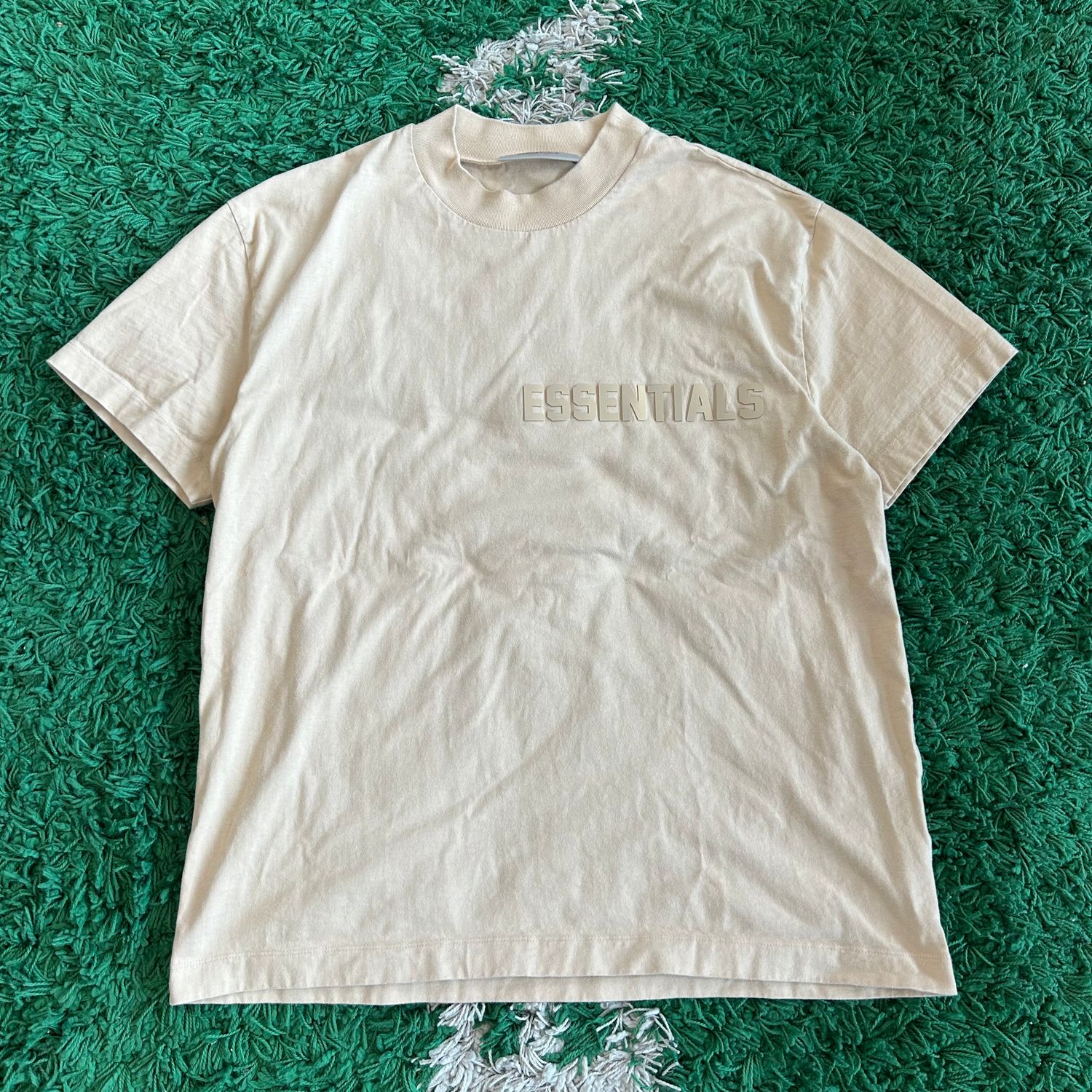 PO FEAR OF GOD ESSENTIALS TEE SAND SIZE M