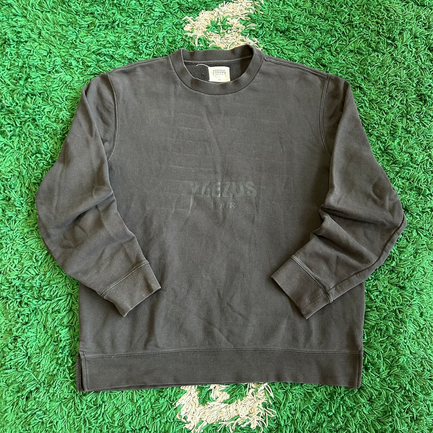 PO2 YEEZUS TOUR KANYE WEST SWEATSHIRT SIZE L