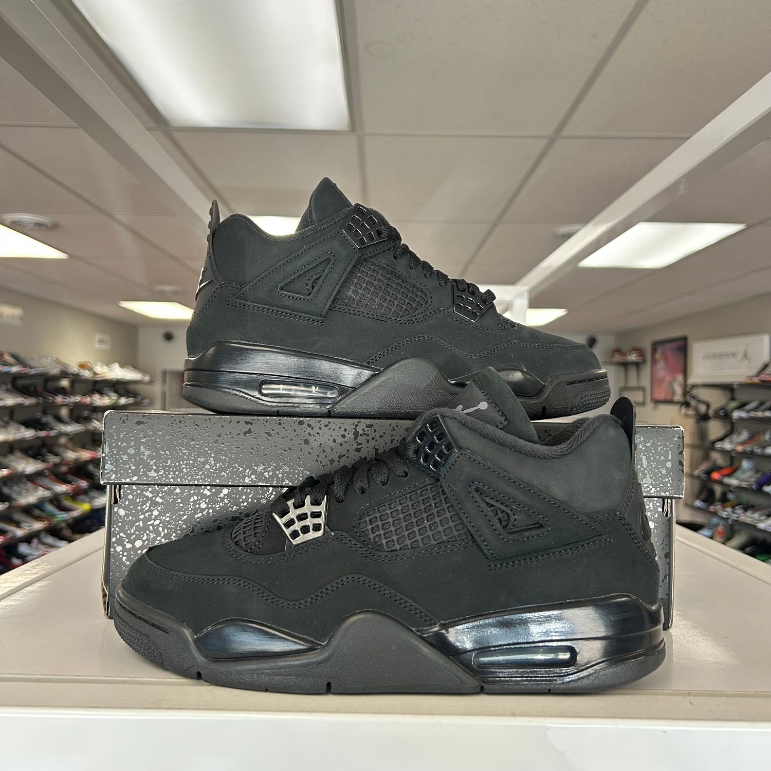 PO2 AIR JORDAN 4 BLACK CAT (2025) SIZE 8