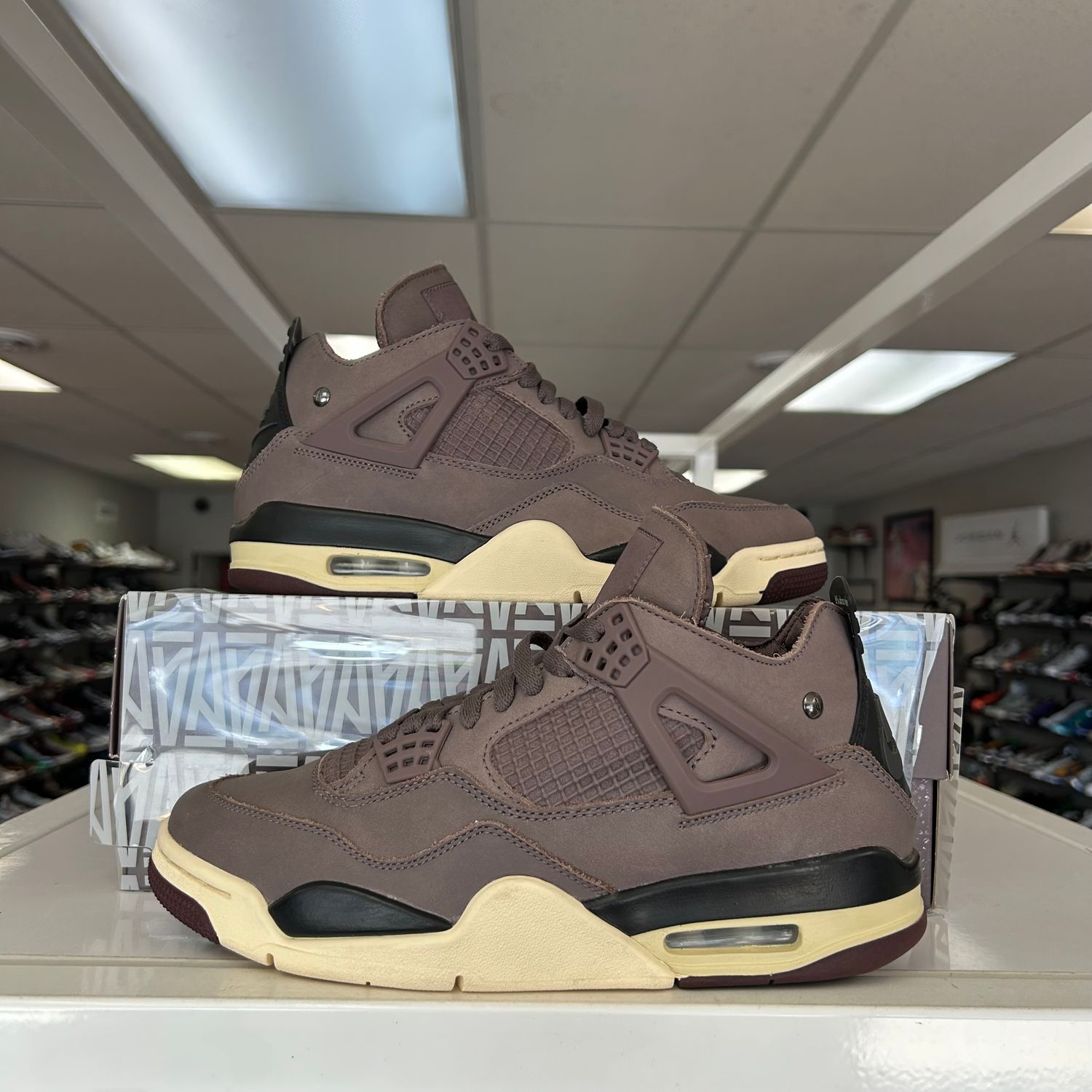PO2 AIR JORDAN 4 A MA MANIERE VIOLET ORE SIZE 8