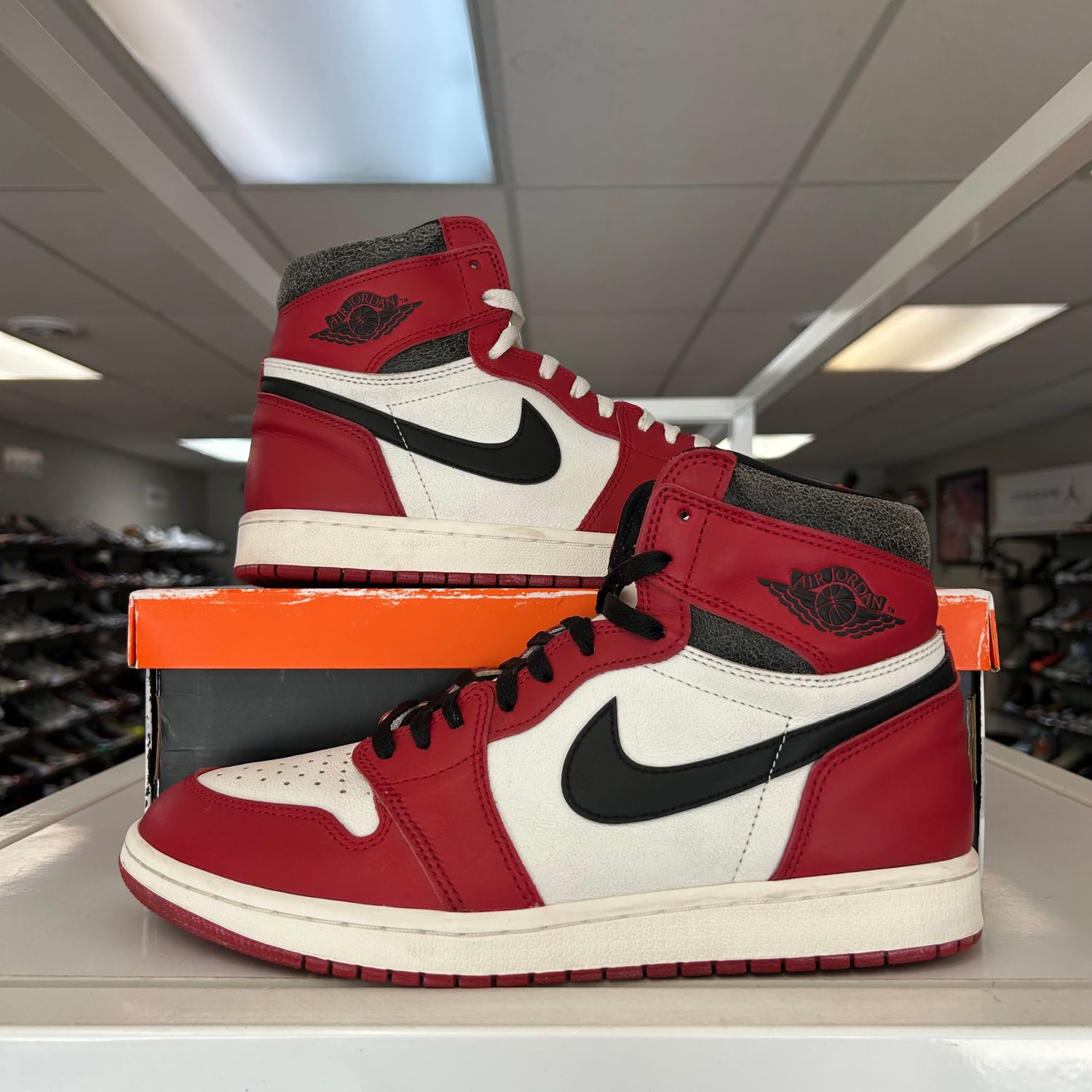 PO AIR JORDAN 1 LOST AND FOUND CHICAGO SIZE 11