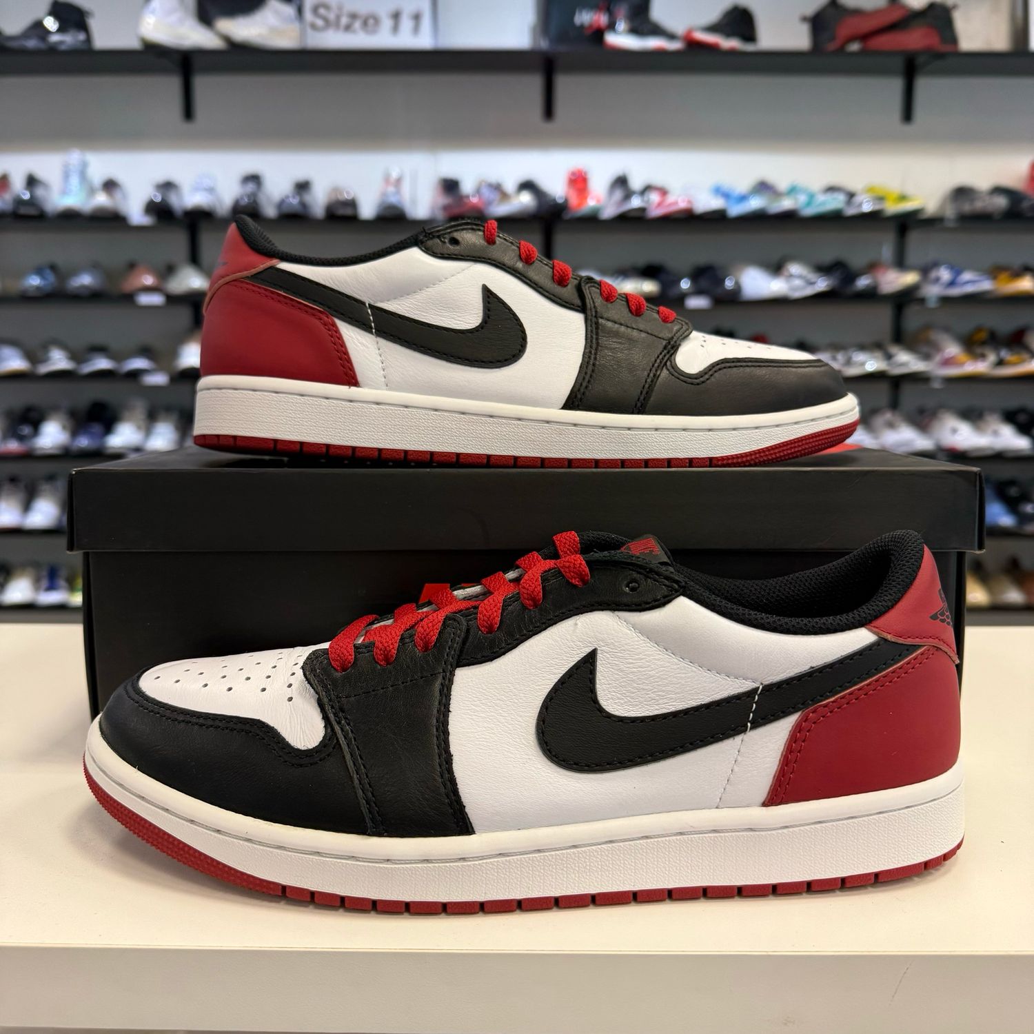 PO AIR JORDAN 1 RETRO LOW OG BLACK TOE (2023) SIZE 10