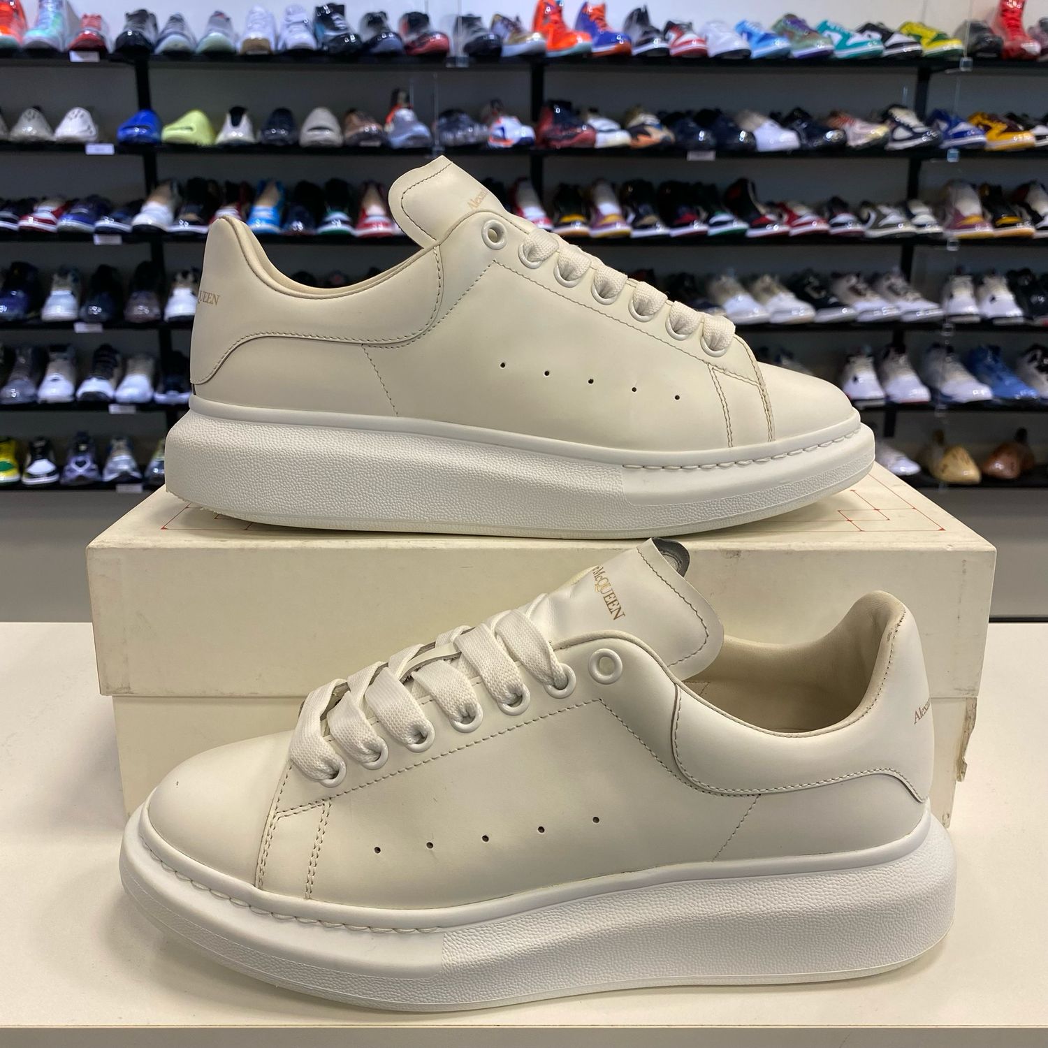 PO ALEXANDER MCQUEEN OVERSIZED WHITE SIZE 43