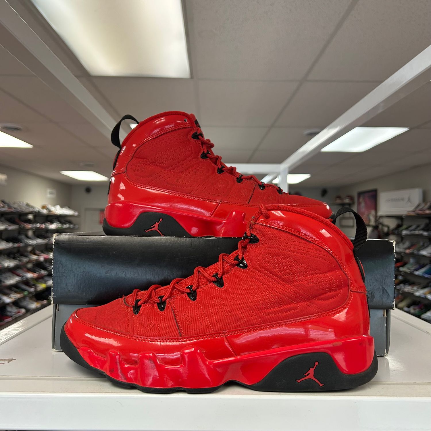 PO AIR JORDAN 9 CHILE RED SIZE 10.5