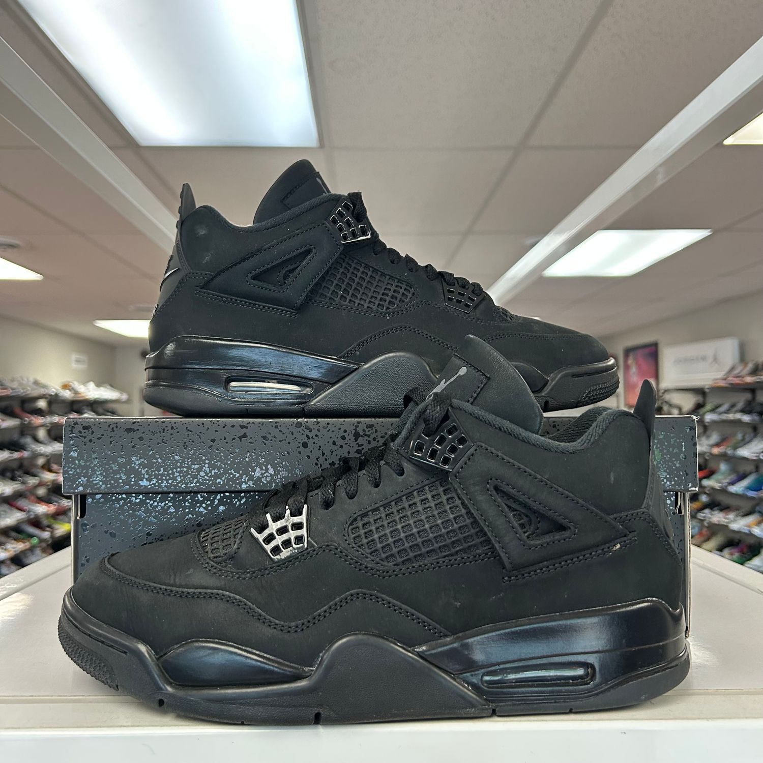 PO AIR JORDAN 4 RETRO BLACK CAT (2025) SIZE 10.5