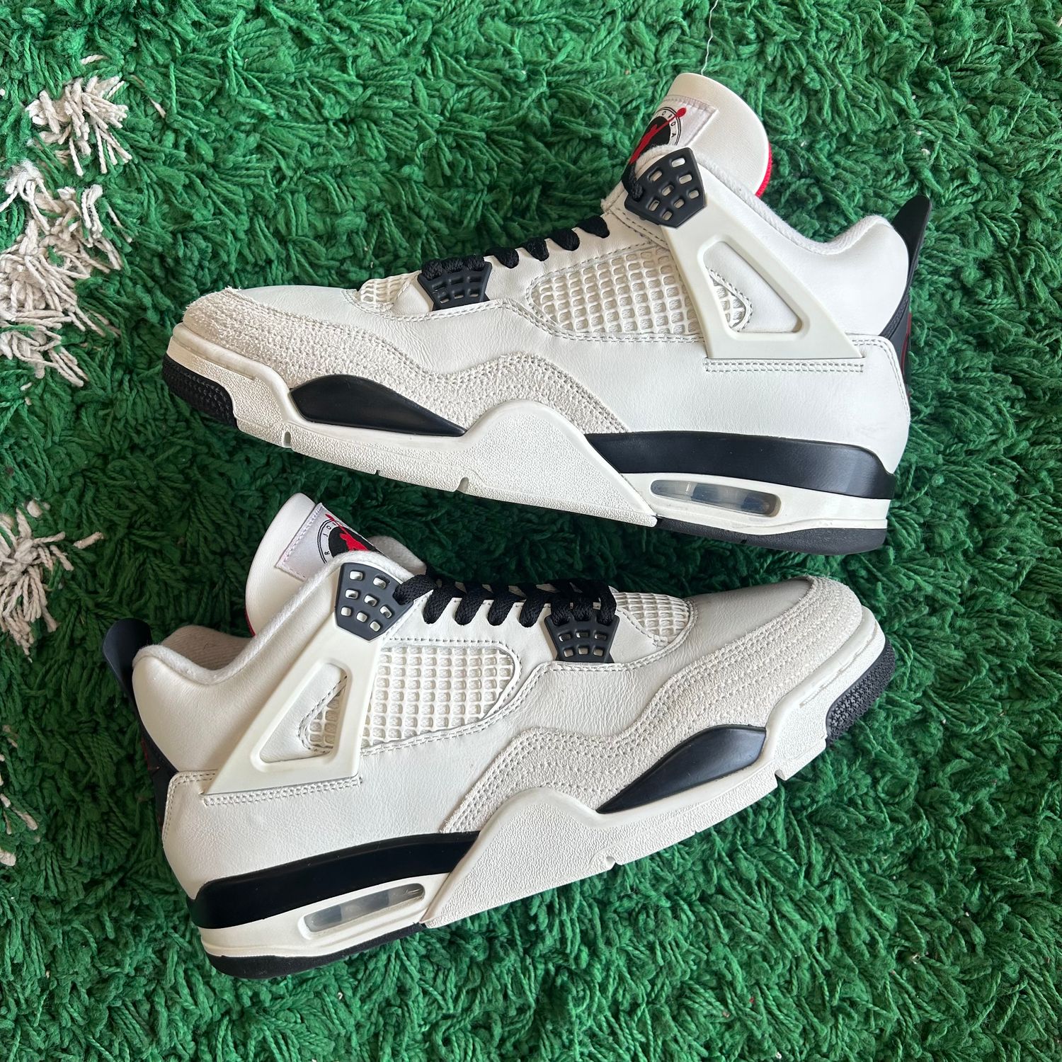 PO NB AIR JORDAN 4 RETRO FLIGHT CLUB SIZE 10.5