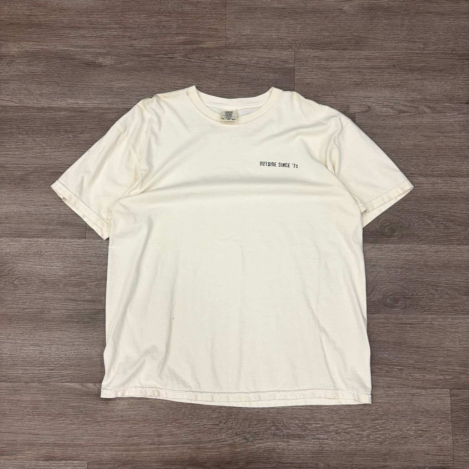 NEW TANGLEWOOD OUTSIDE SINCE '75 TEE CREAM SIZE XL