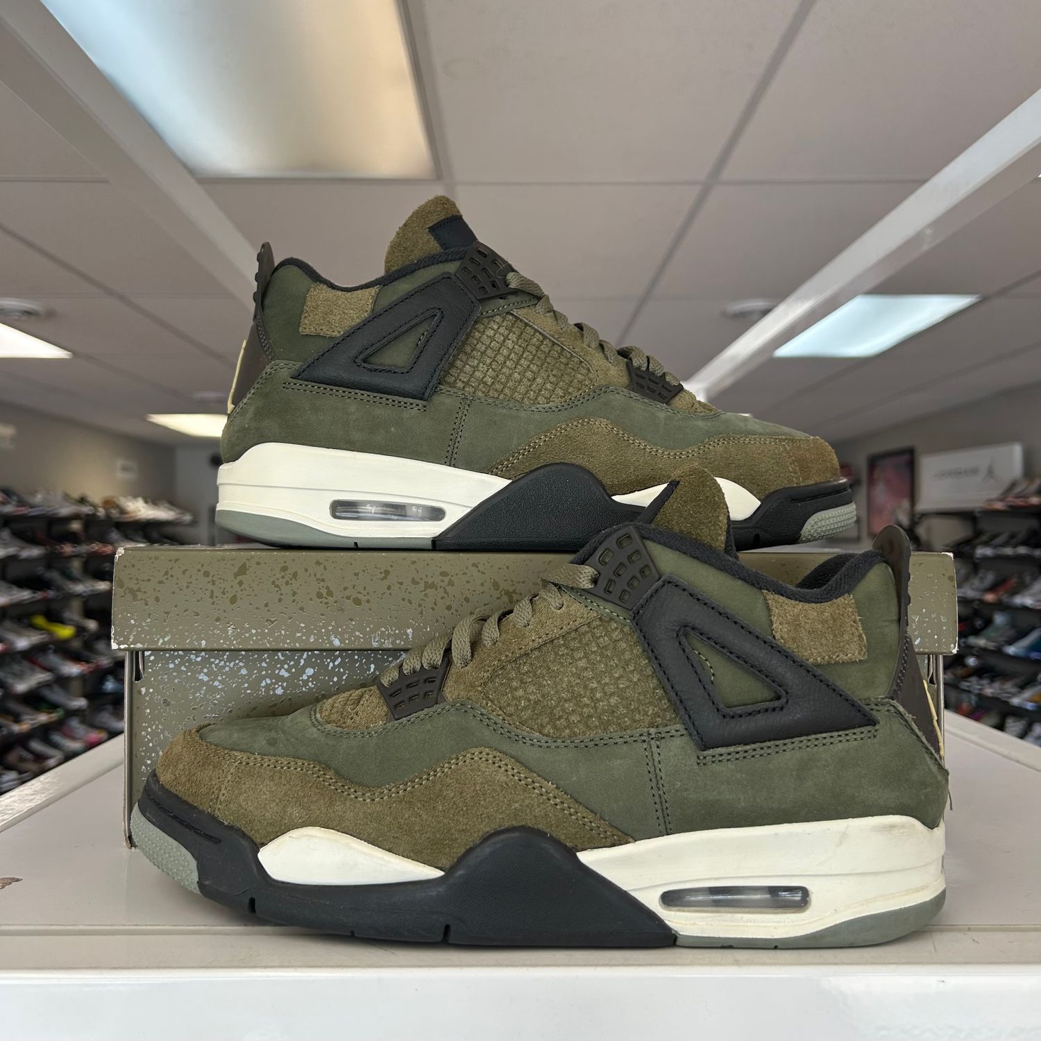 PO5 AIR JORDAN 4 CRAFT OLIVE SIZE 10.5