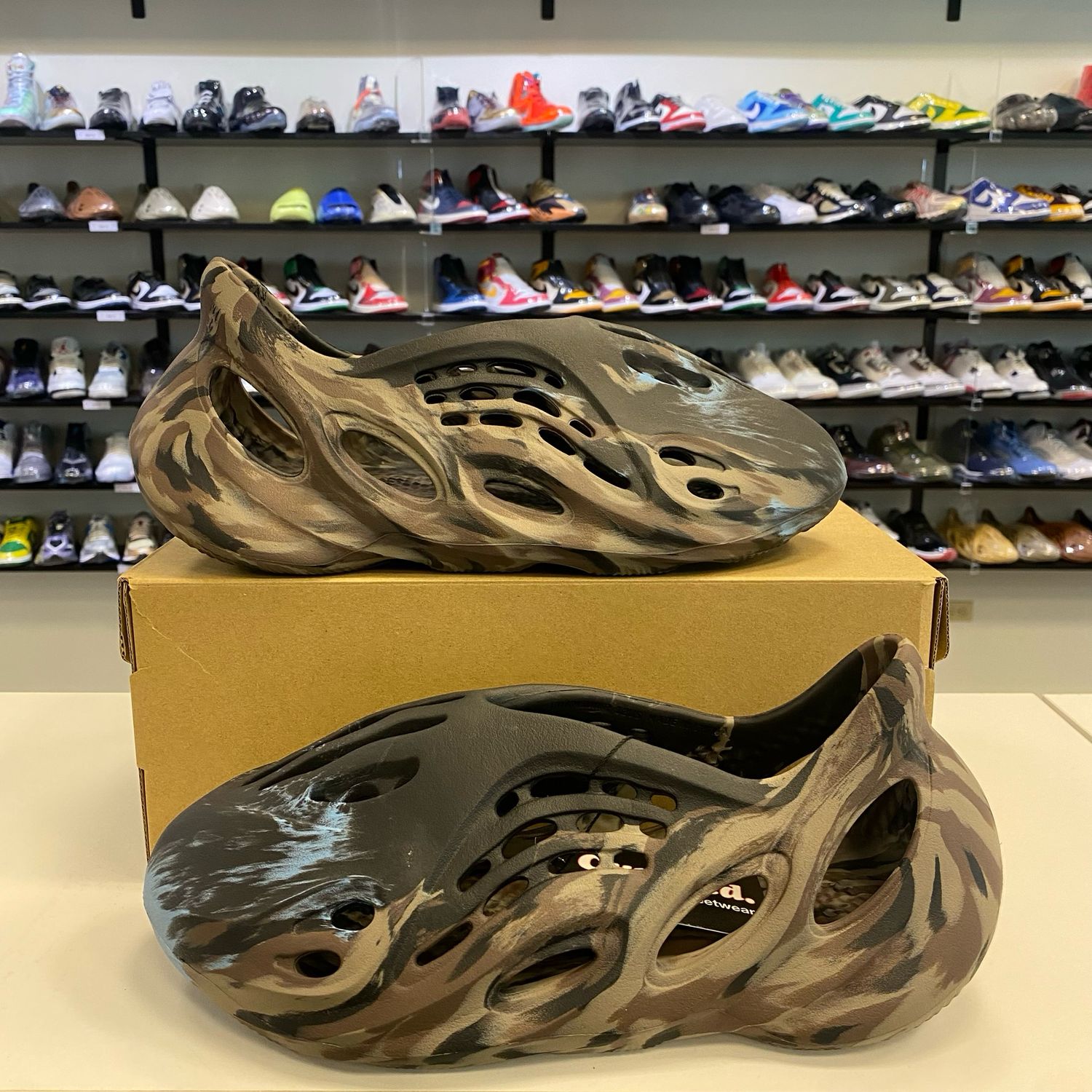 PO2 ADIDAS YEEZY FOAM RUNNER MX CINDER SIZE 12