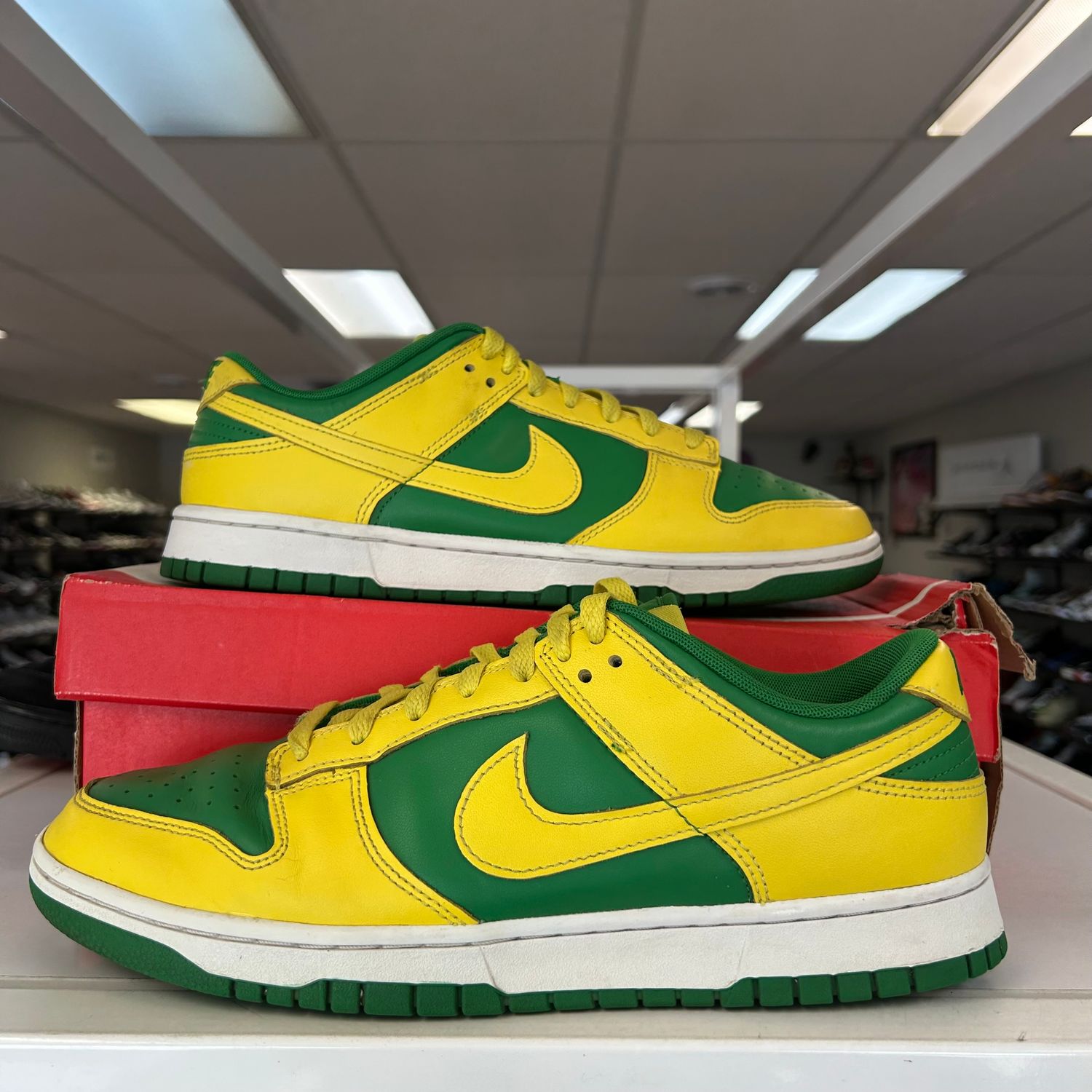 PO2 NIKE DUNK LOW REVERSE BRAZIL (Sx) SIZE 10.5