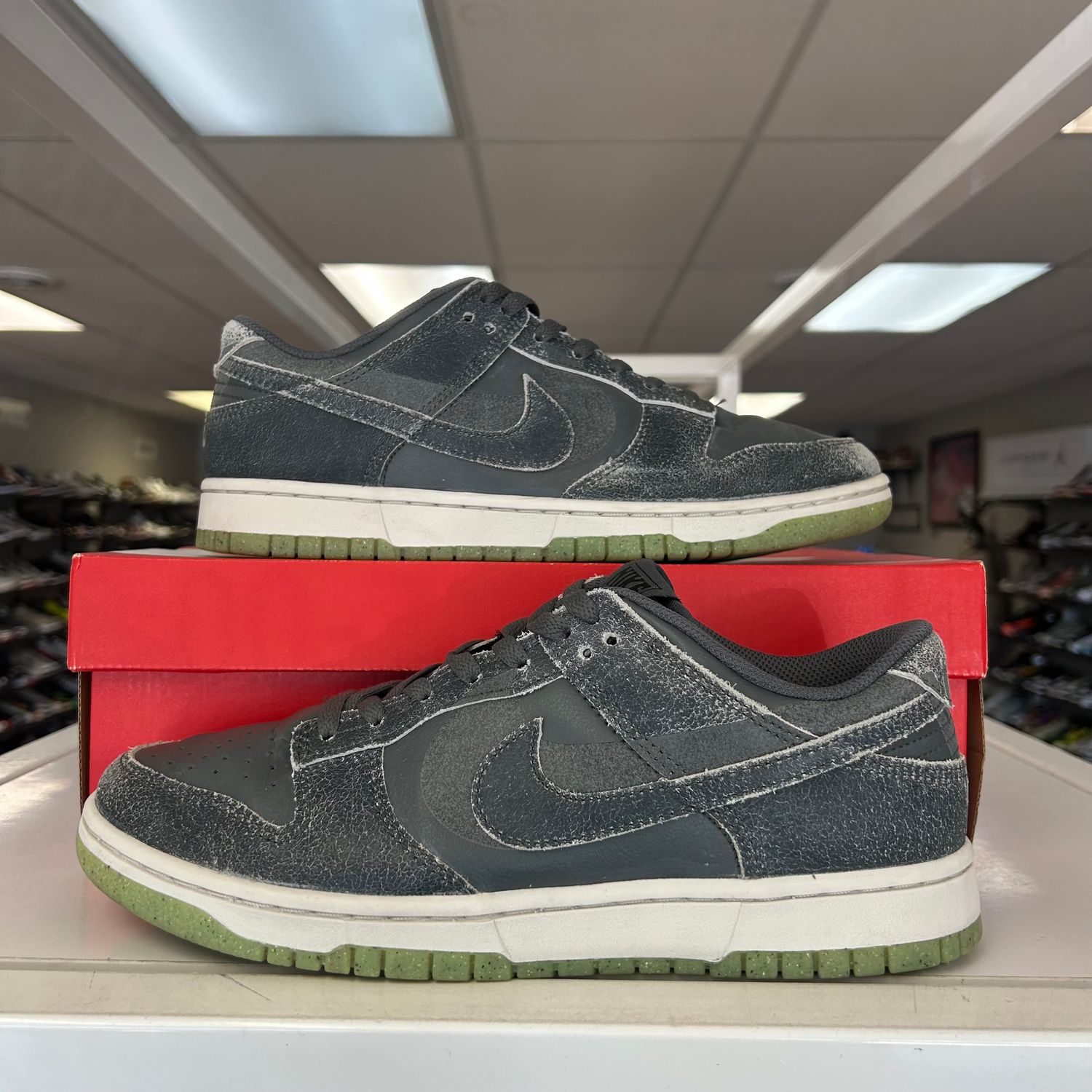 PO NIKE DUNK LOW RETRO PRM HALLOWEEN (2022) SIZE 9.5