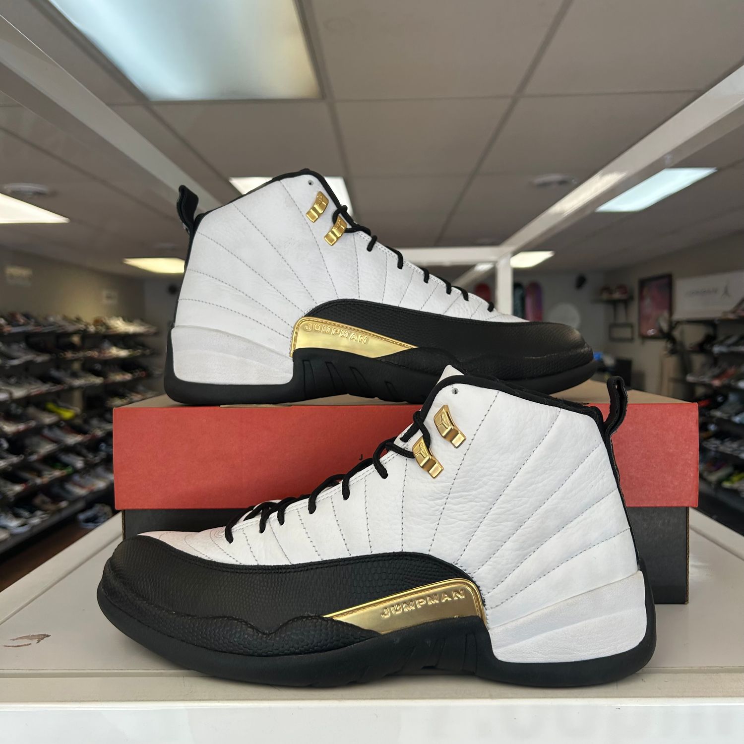 PO AIR JORDAN 12 ROYALTY TAXI SIZE 13