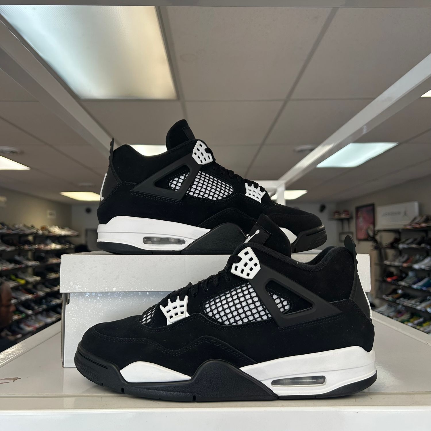 PO4 AIR JORDAN 4 WHITE THUNDER SIZE 10.5