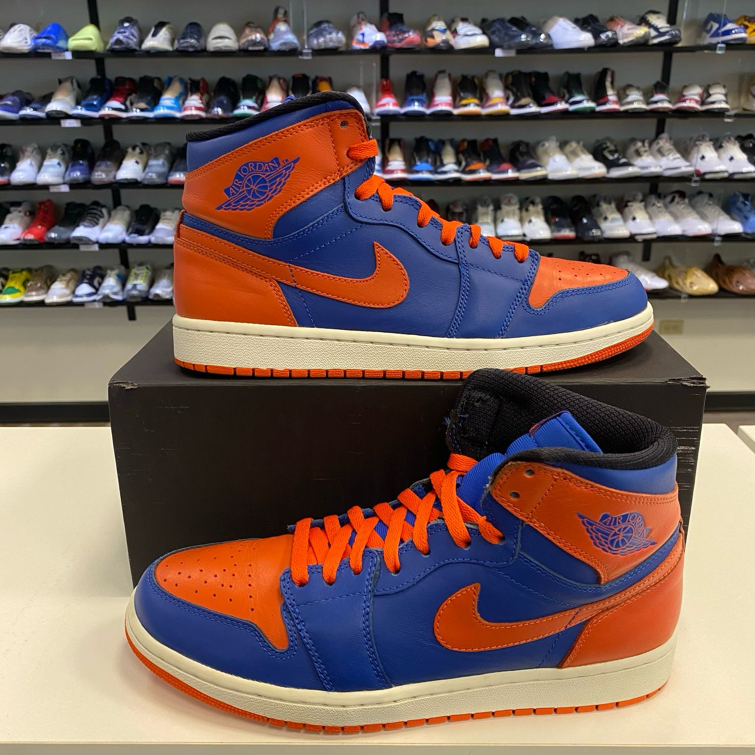 PO NB JORDAN 1 KNICKS SIZE 9.5