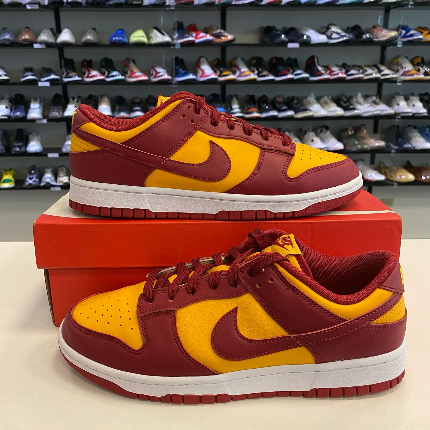 PO NIKE DUNK LOW MIDAS GOLD SIZE 9