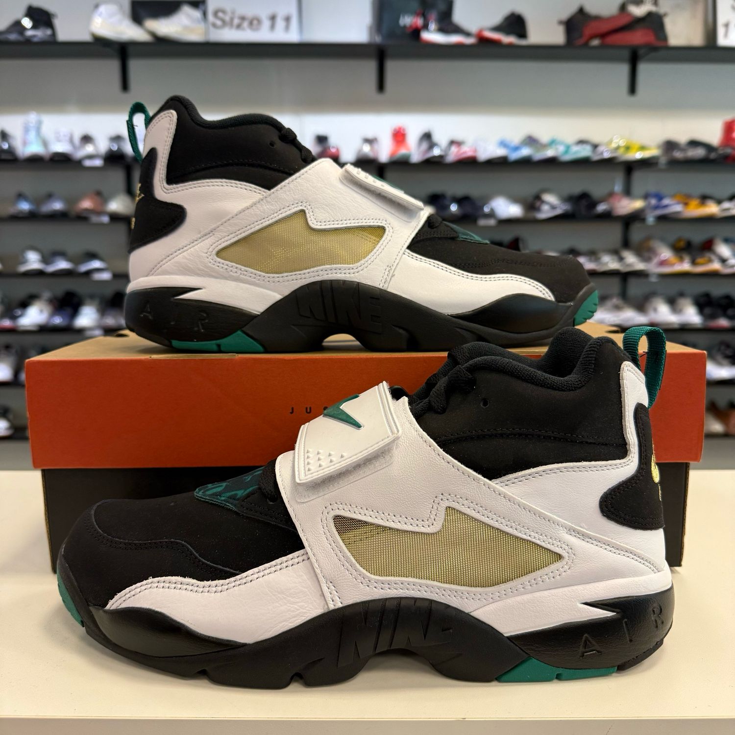 NEW NIKE AIR DIAMOND TURF EMERALD