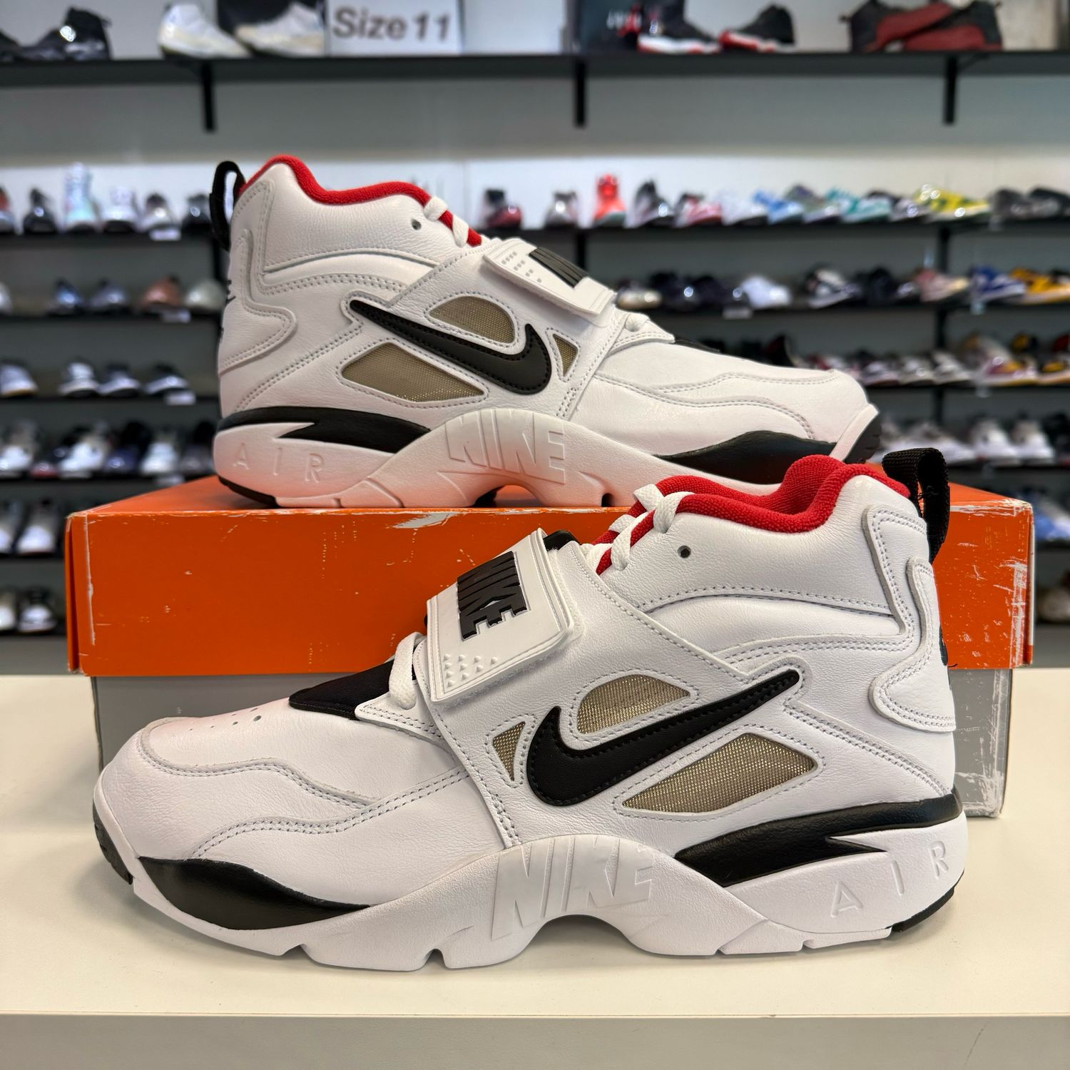 NEW NIKE AIR DIAMOND TURF PROTO '92 ATLANTA FALCONS