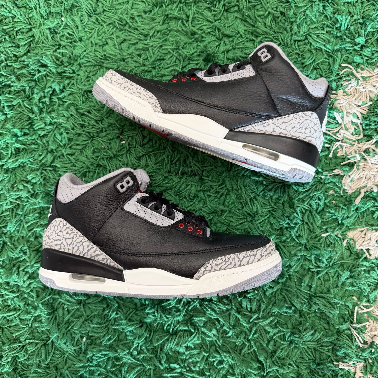 PO NB AIR JORDAN 3 BLACK CEMENT (2024) SIZE 8