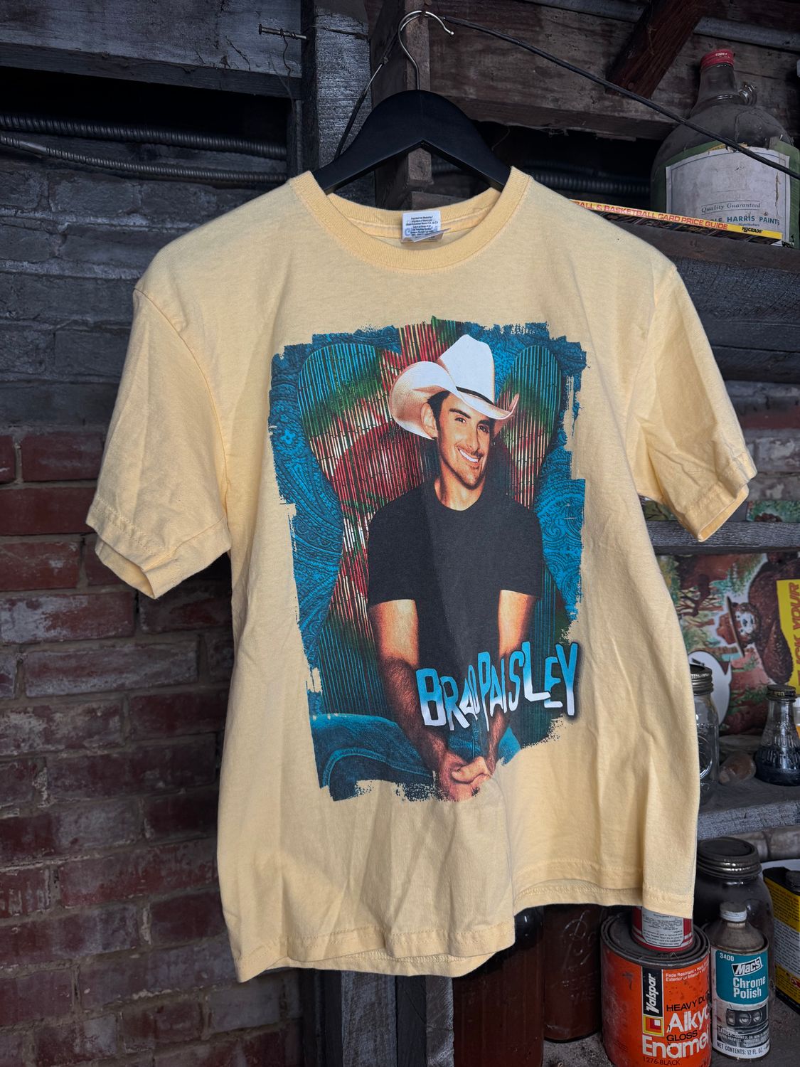 Vintage Y2K Brad Paisley Tee Yellow Size Youth Large (17x23)