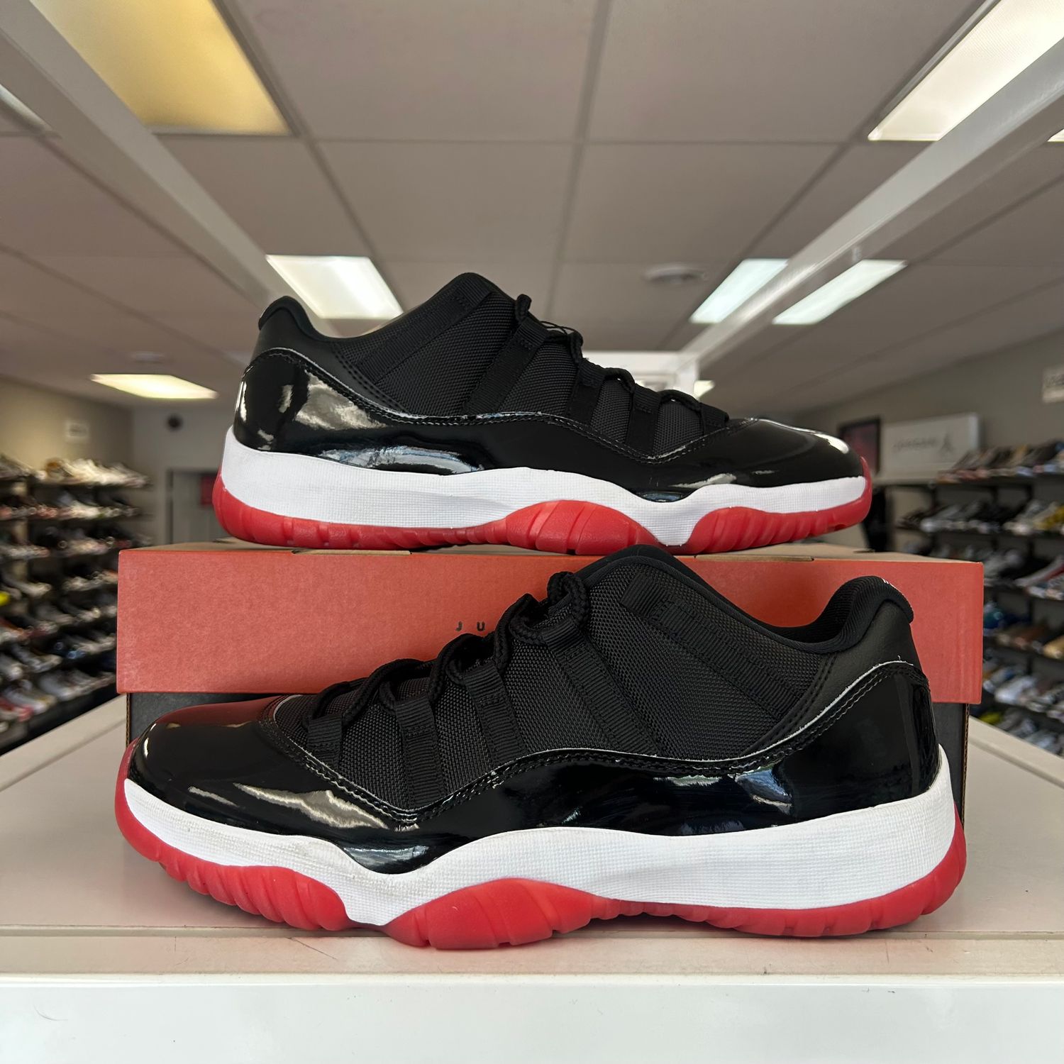 PO3 AIR JORDAN 11 RETRO LOW BRED (2025) SIZE 11