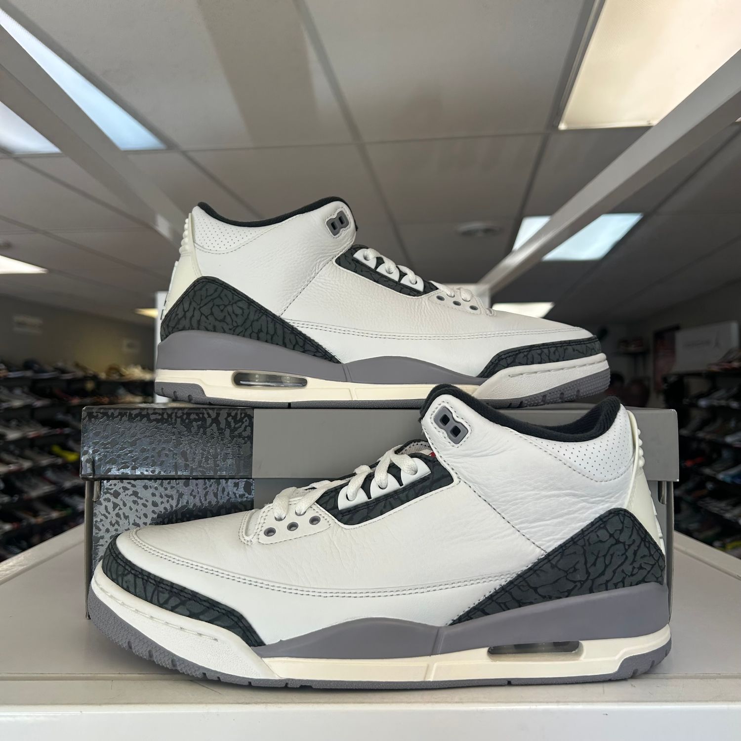 PO AIR JORDAN 3 RETRO CEMENT GREY SIZE 11