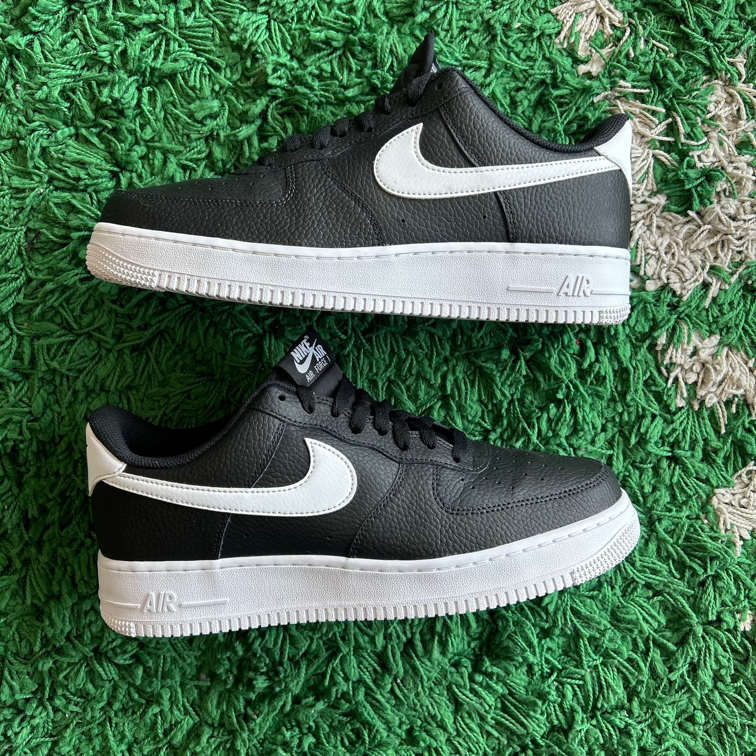 PO NB2 AIR FORCE 1 LOW BLACK WHITE PEBBLED LEATHER SIZE 11