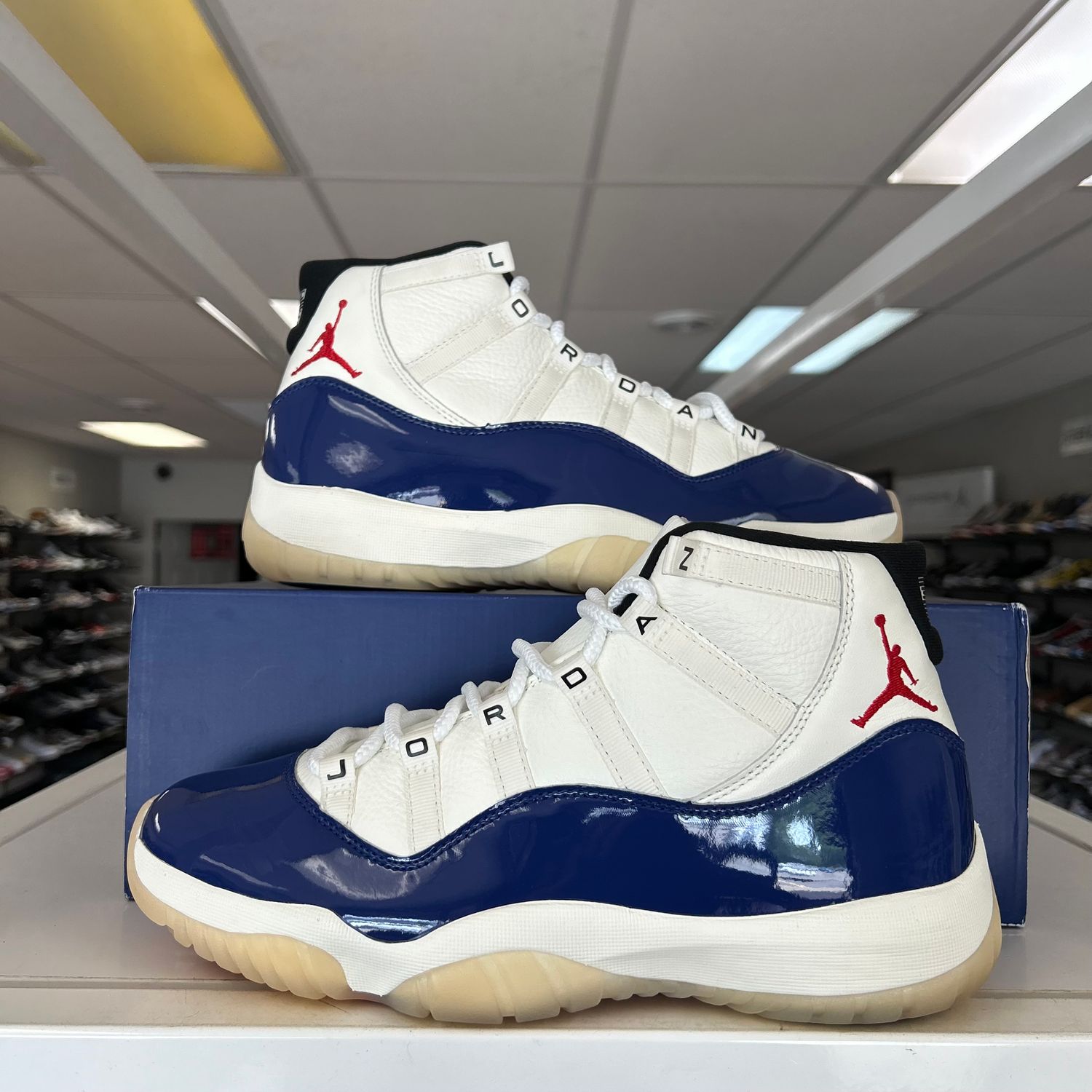 PO AIR JORDAN 11 RETRO RARE AIR (NO INSOLES) SIZE 10