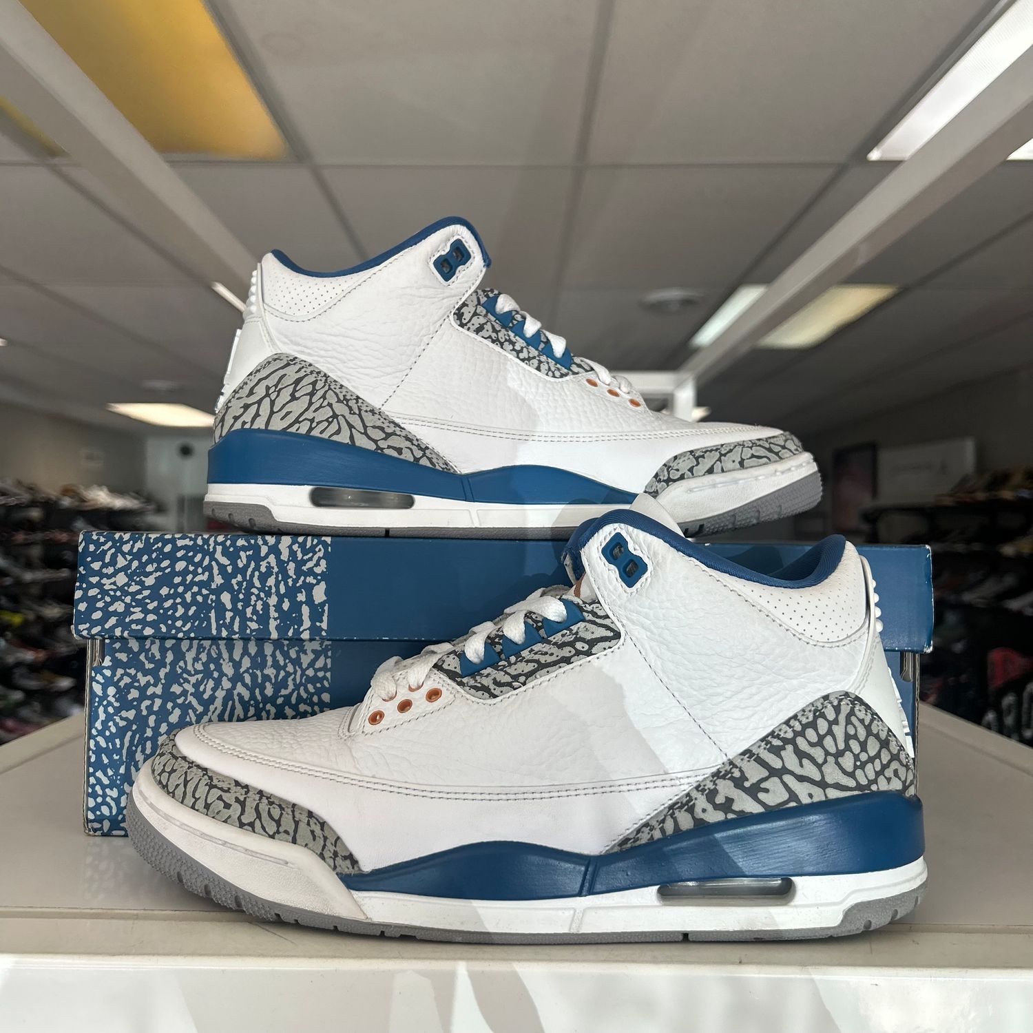 PO AIR JORDAN 3 RETRO WIZARDS SIZE 7