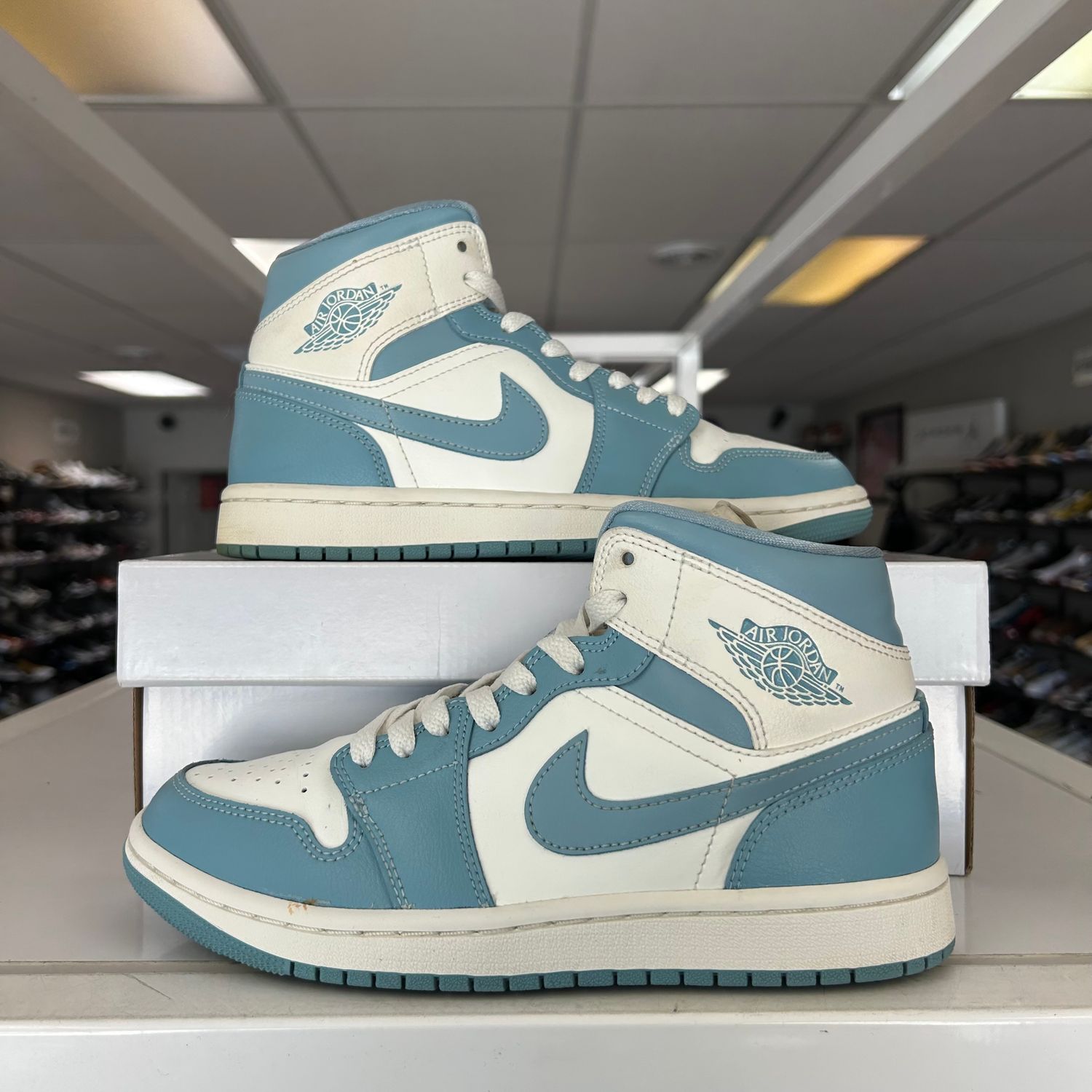PO2 AIR JORDAN 1 MID UNC SIZE 5/6.5W