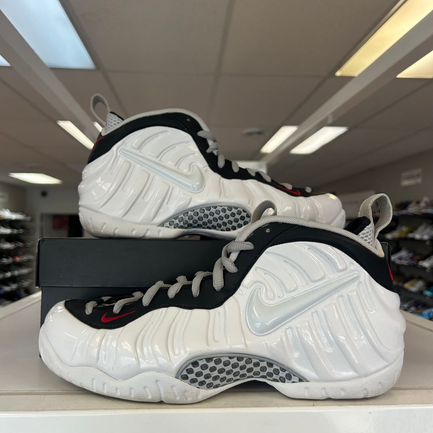 PO NIKE AIR FOAMPOSITE PRO WHITE BLACK UNIVERSITY RED SIZE 8