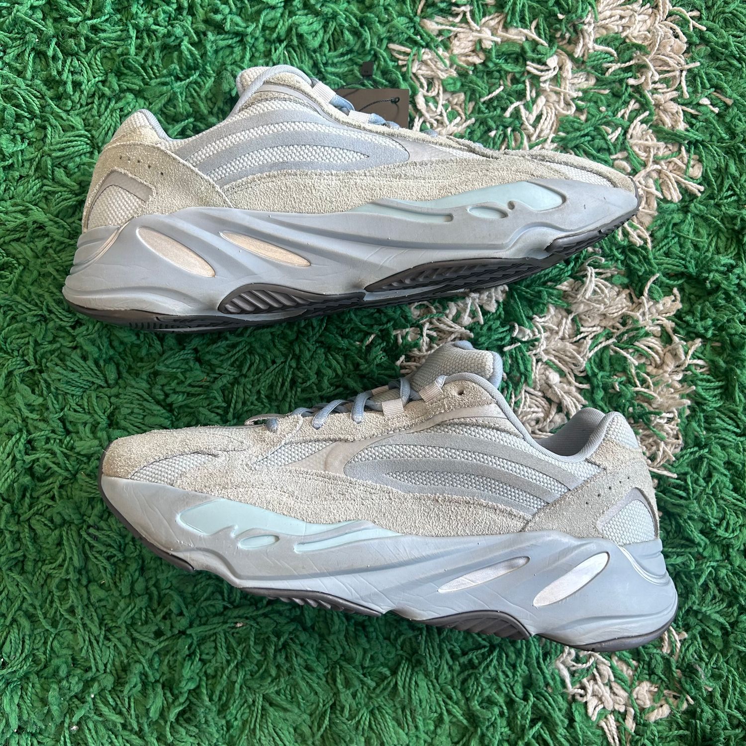 PONB ADIDAS YEEZY 700 V2 HOSPITAL BLUE SIZE 10.5