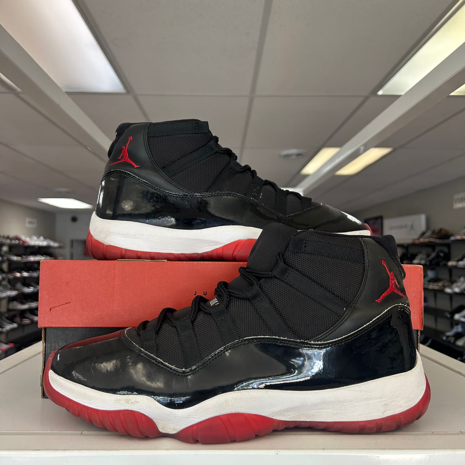 PO2 AIR JORDAN 11 RETRO PLAYOFFS BRED (2019) SIZE 13