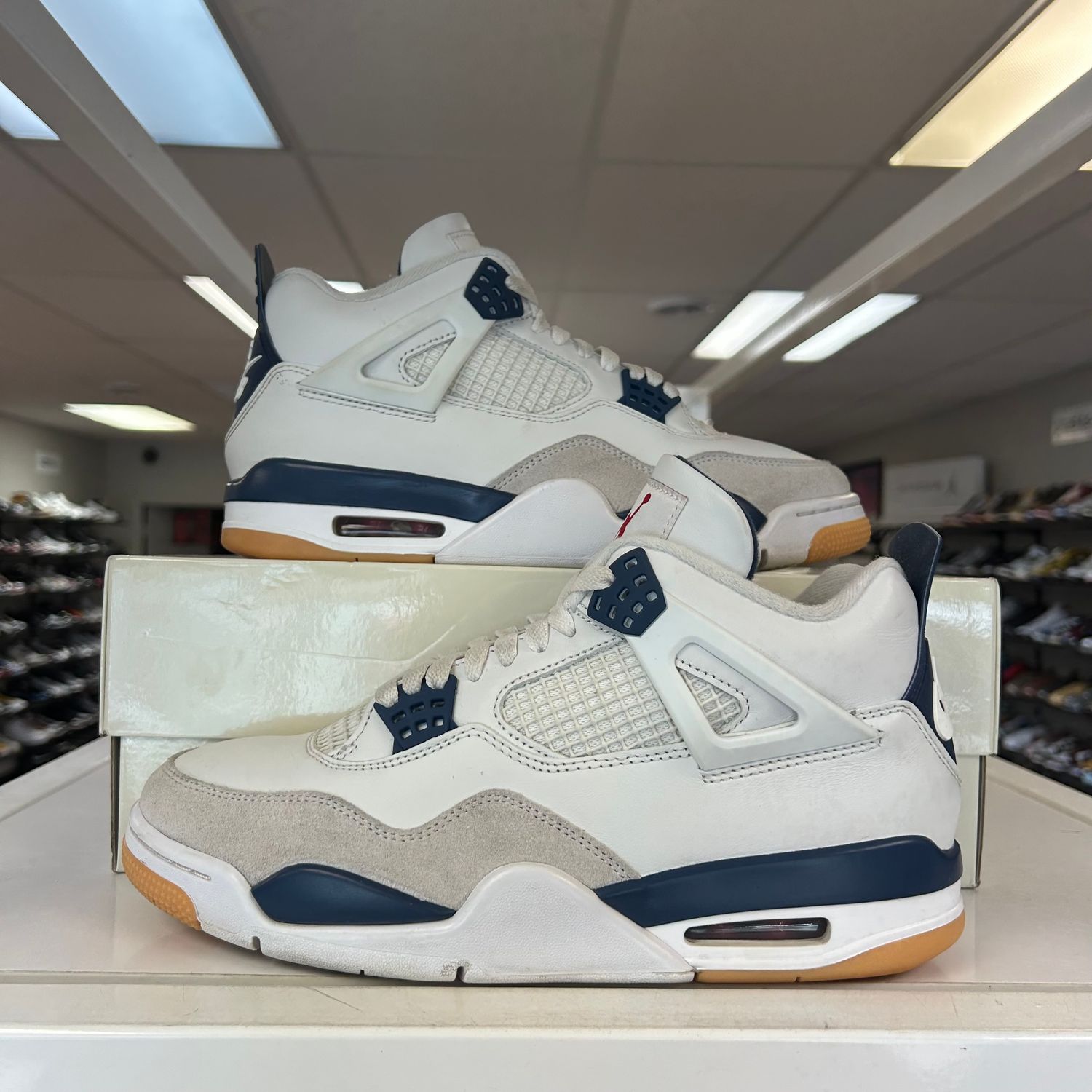PO AIR JORDAN 4 RETRO SB NAVY SIZE 9.5