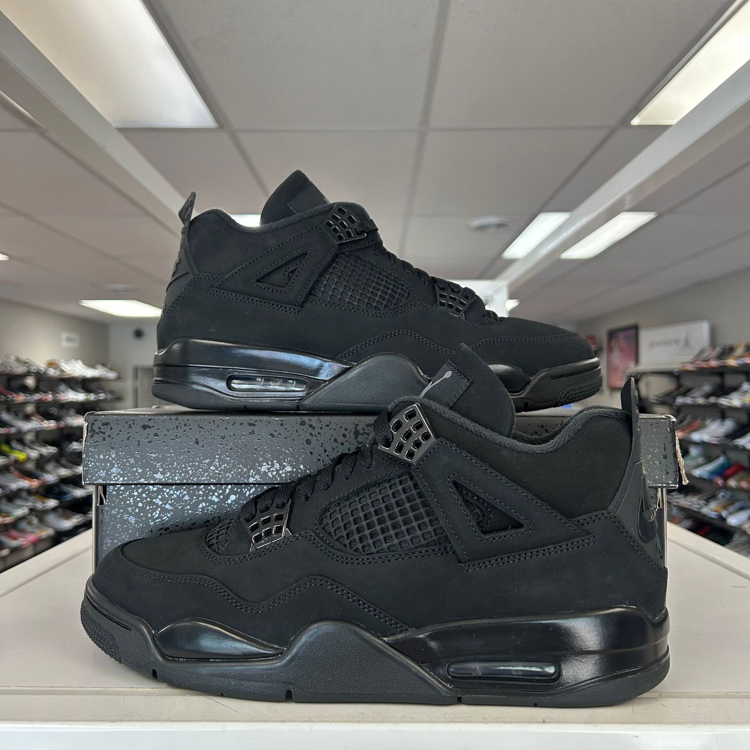 PO3 AIR JORDAN 4 BLACK CAT 2025 SIZE 11