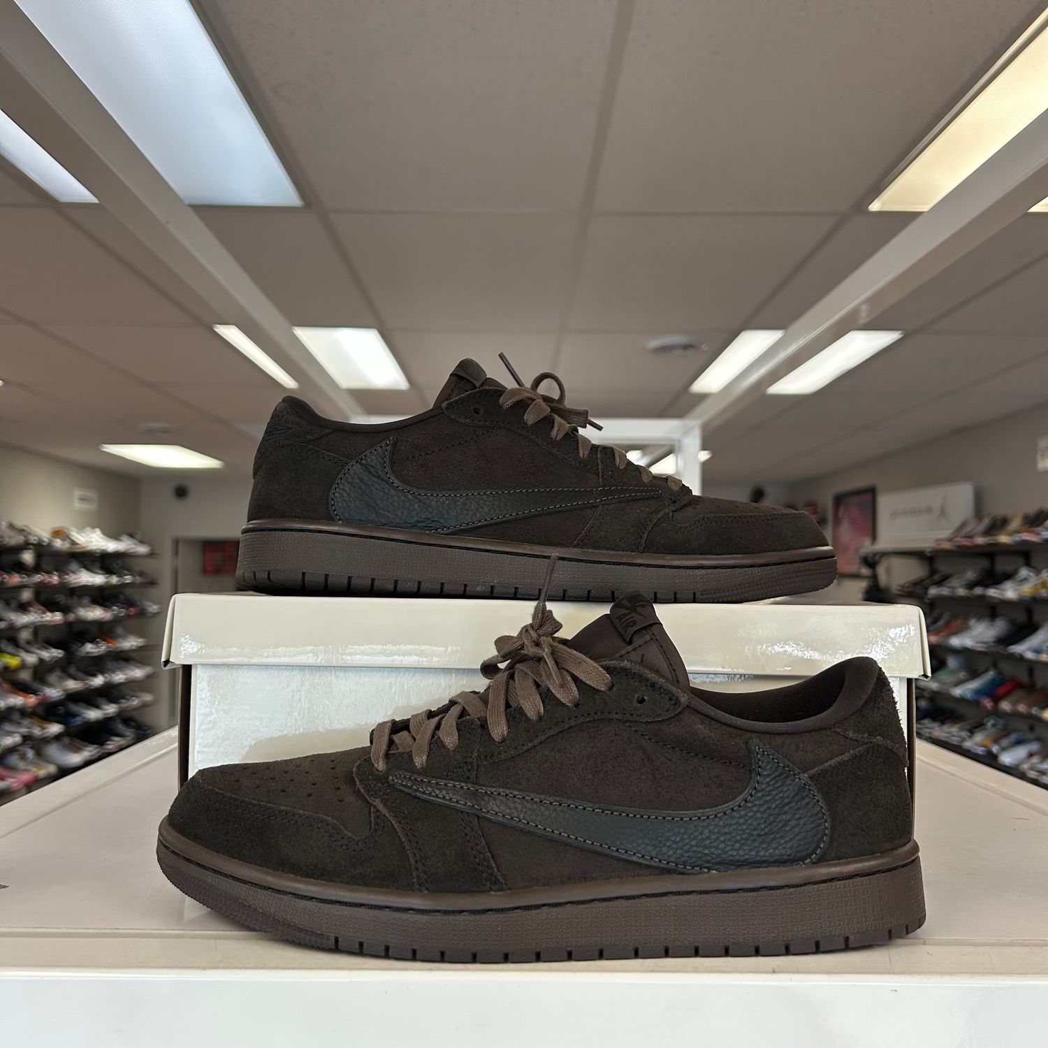 PO AIR JORDAN 1 RETRO LOW OG SP TRAVIS SCOTT VELVET BROWN SIZE 9